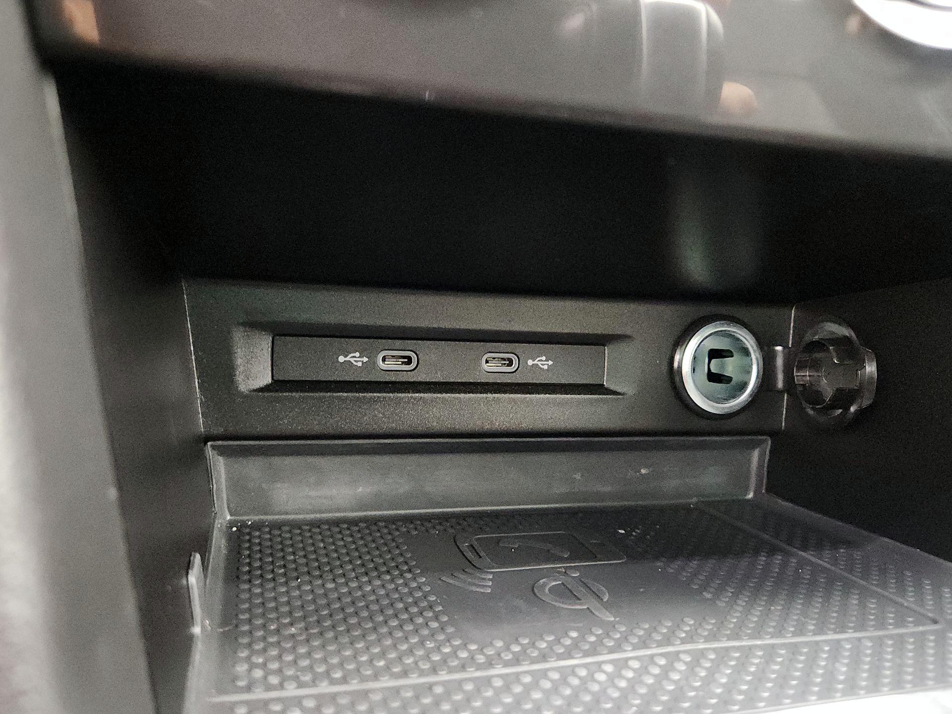 Thumbnail: 2021 Volkswagen Tiguan - 18