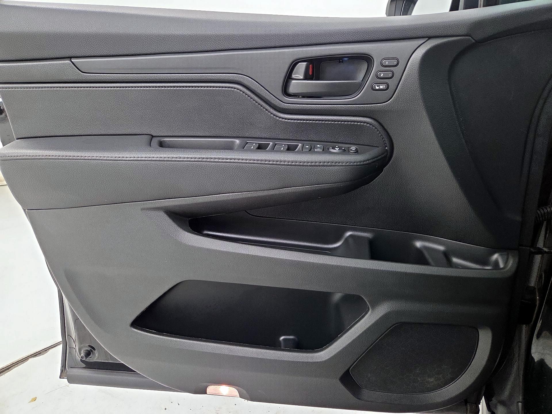 Thumbnail: 2022 Honda Odyssey - 12