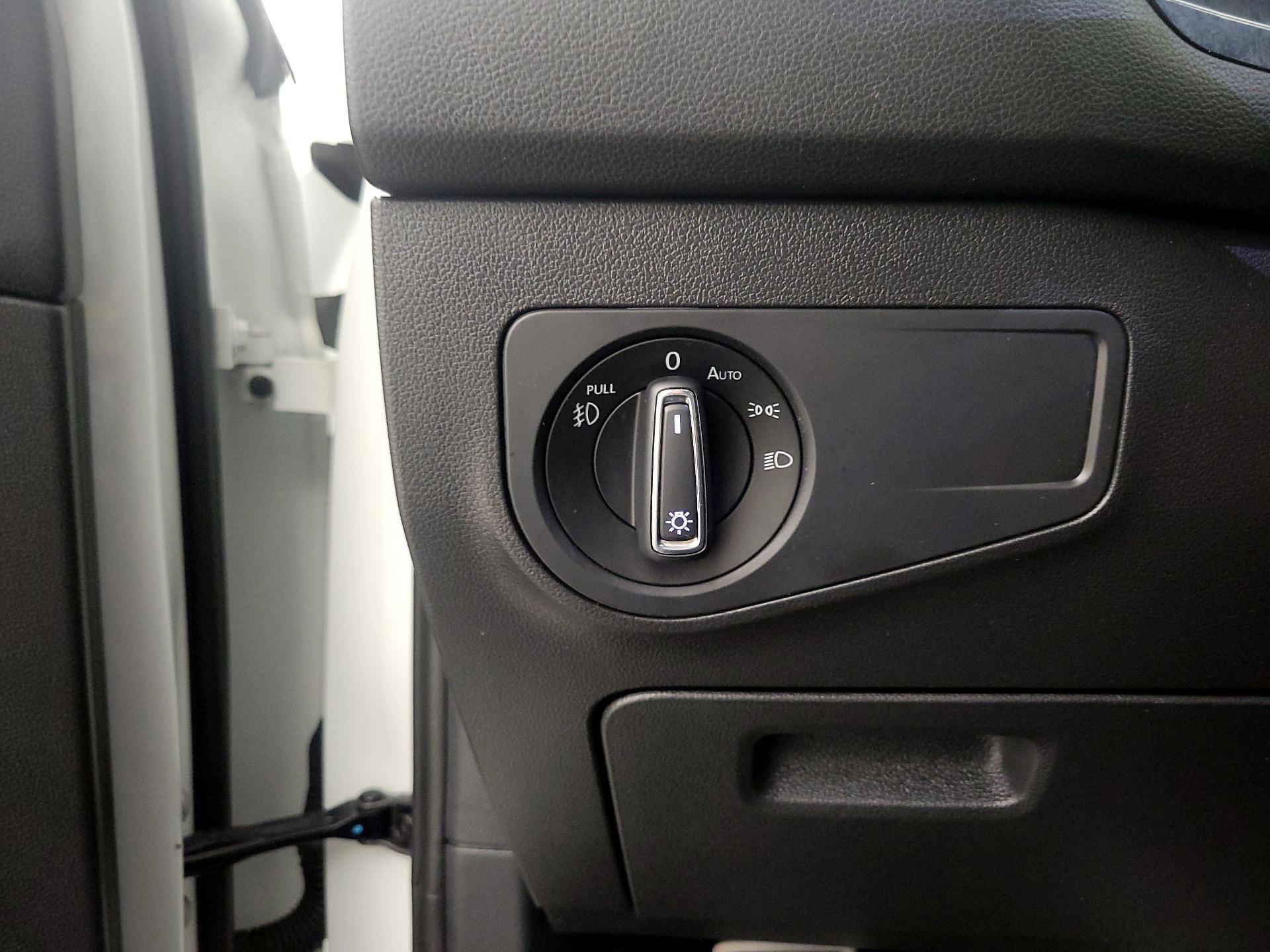 Thumbnail: 2021 Volkswagen Tiguan - 13