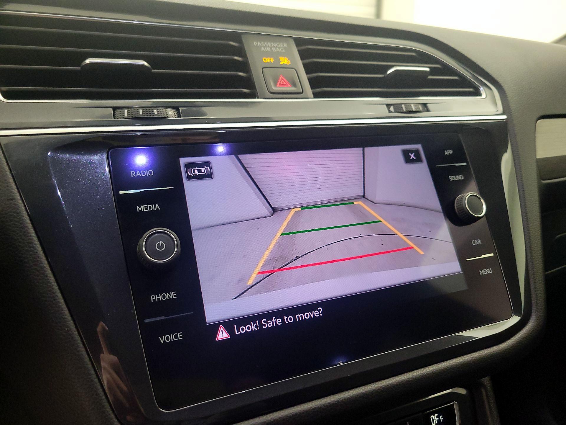 Thumbnail: 2021 Volkswagen Tiguan - 14