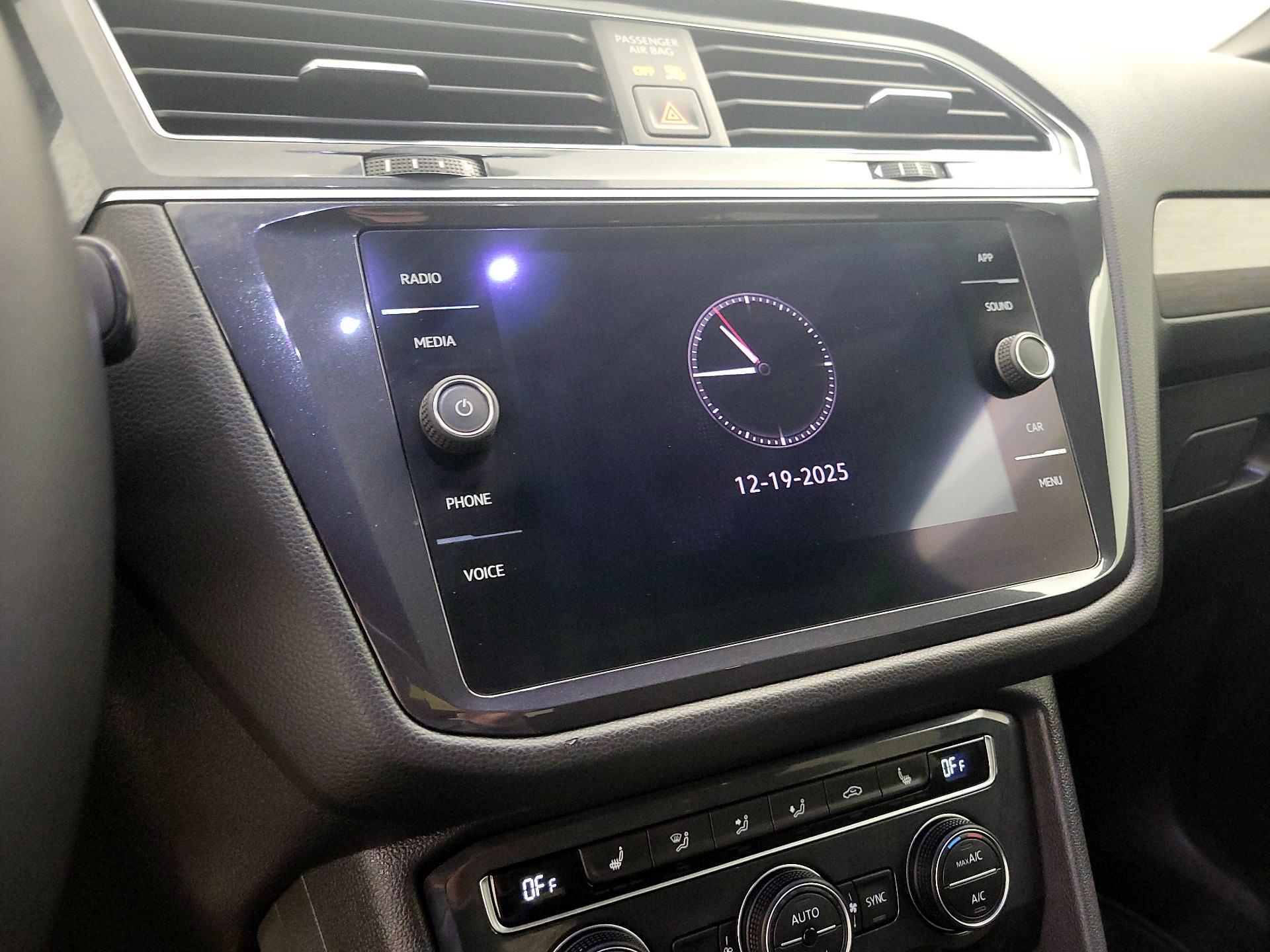 Thumbnail: 2021 Volkswagen Tiguan - 15