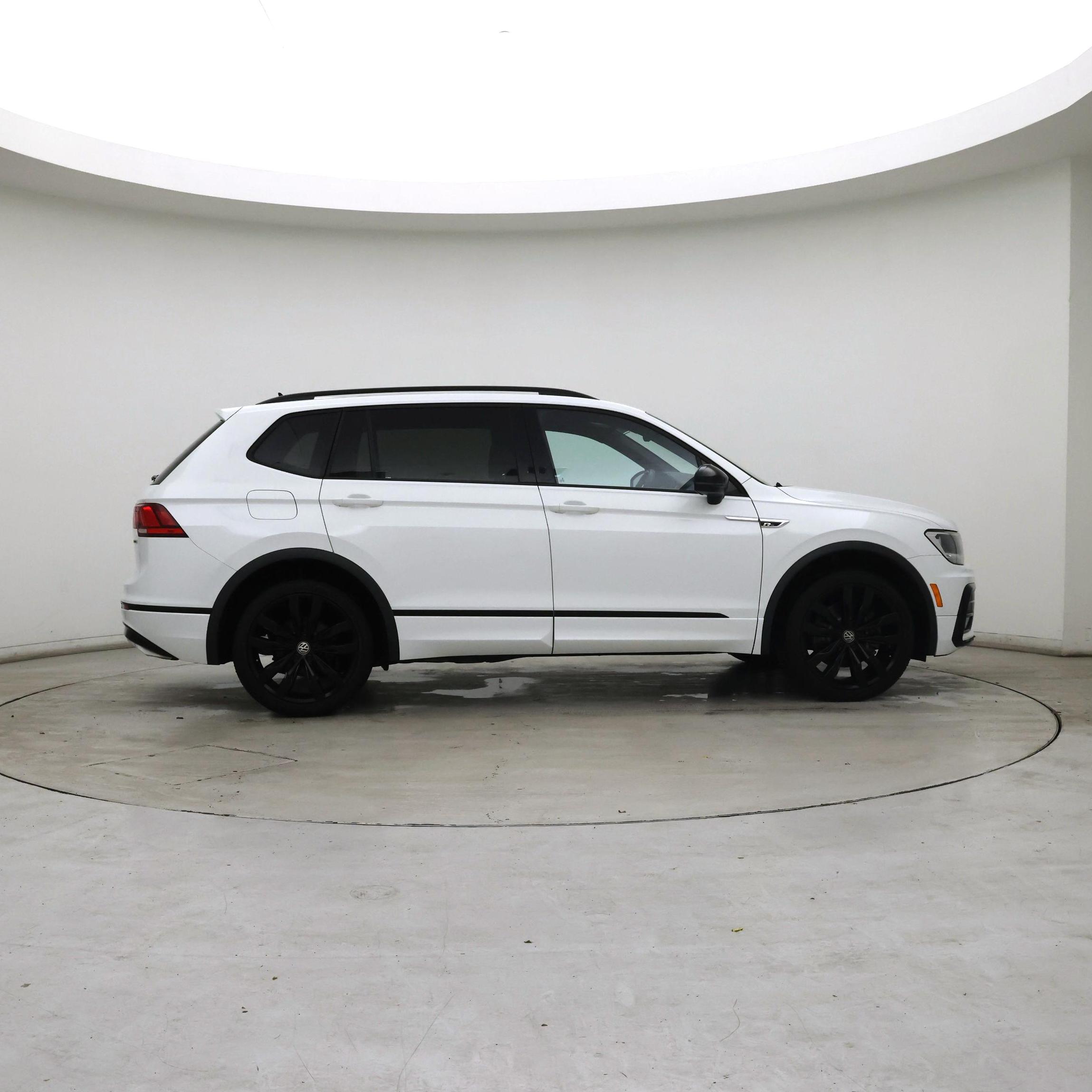 Thumbnail: 2021 Volkswagen Tiguan - 7