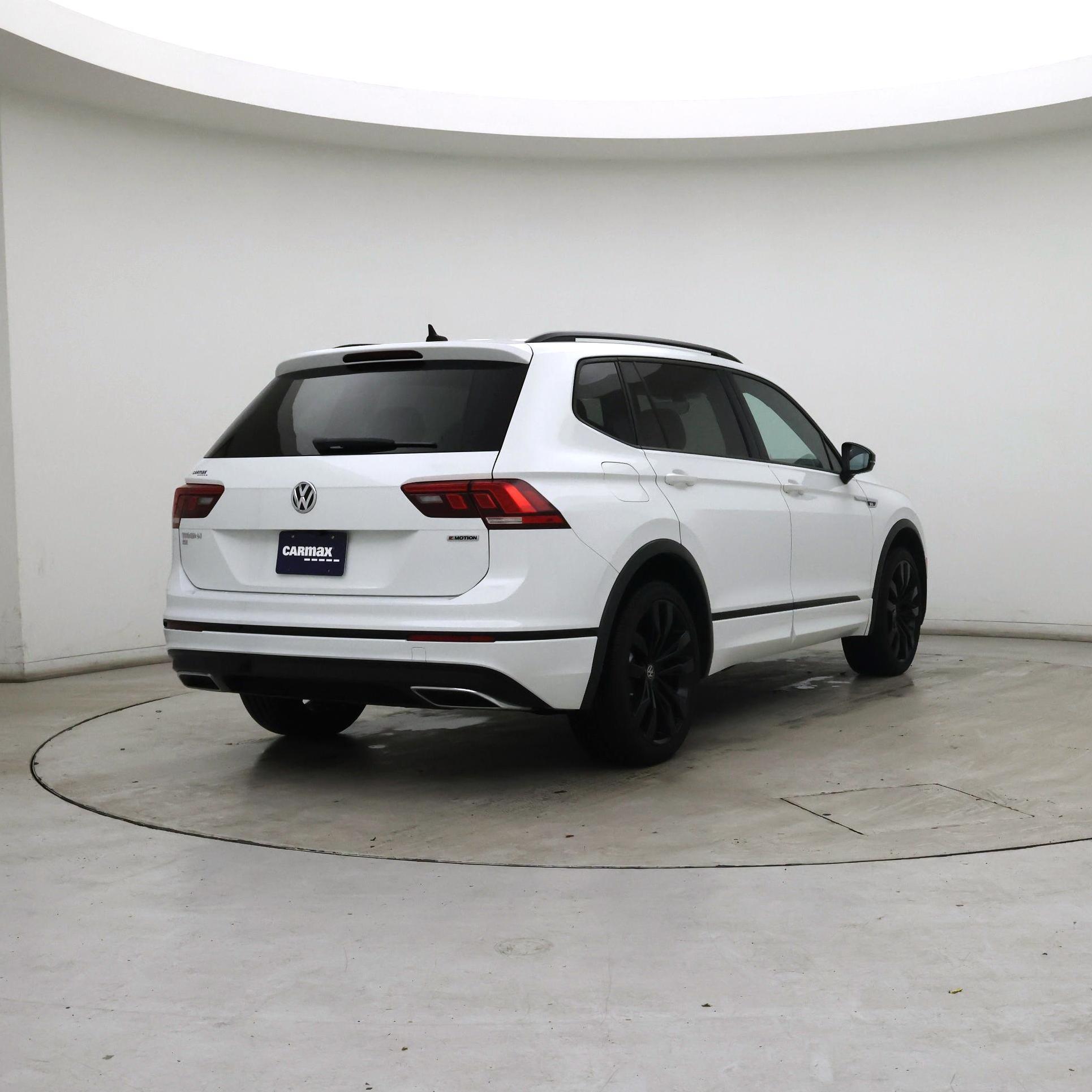 Thumbnail: 2021 Volkswagen Tiguan - 8