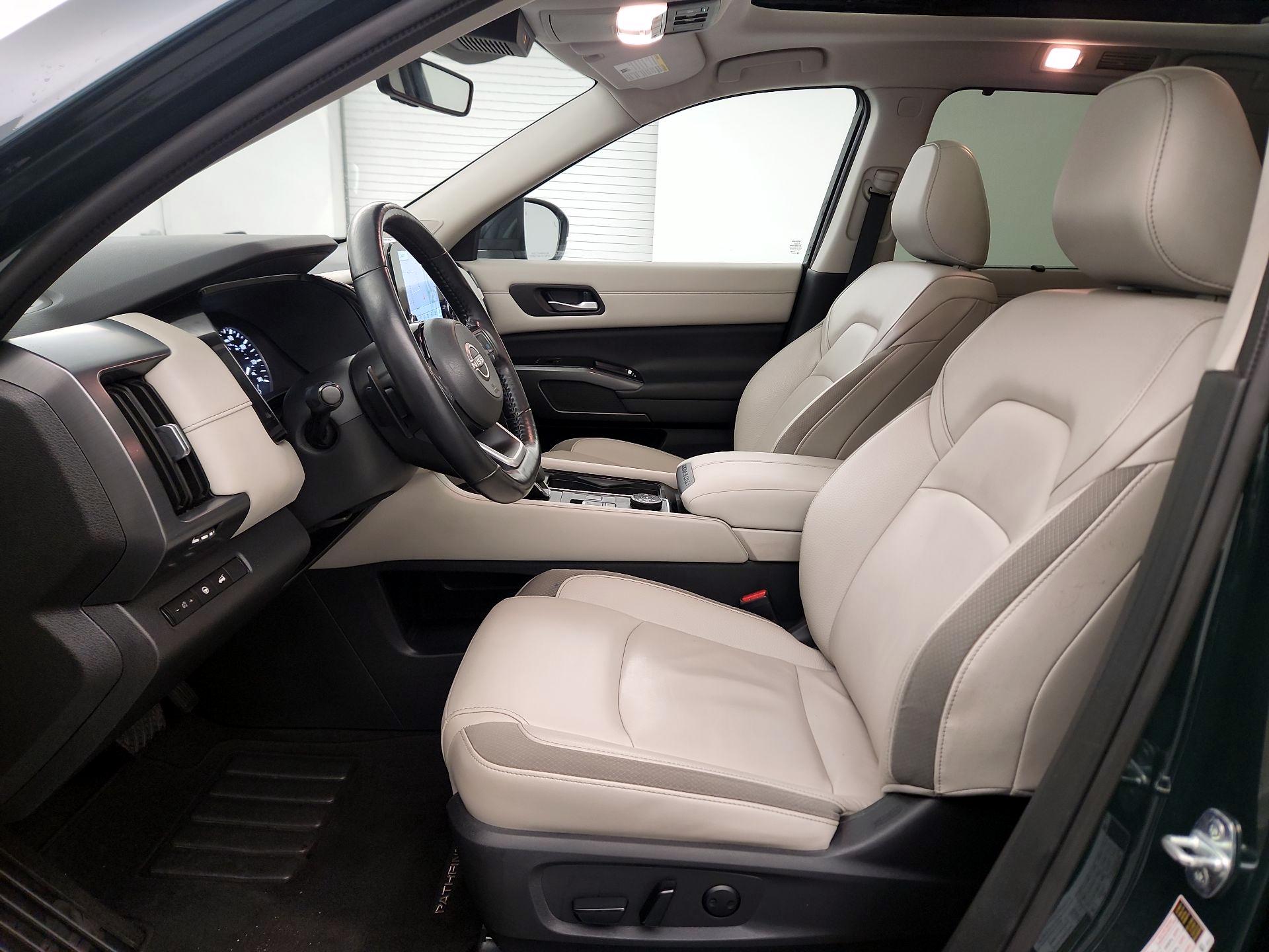 Thumbnail: 2023 Nissan Pathfinder - 9