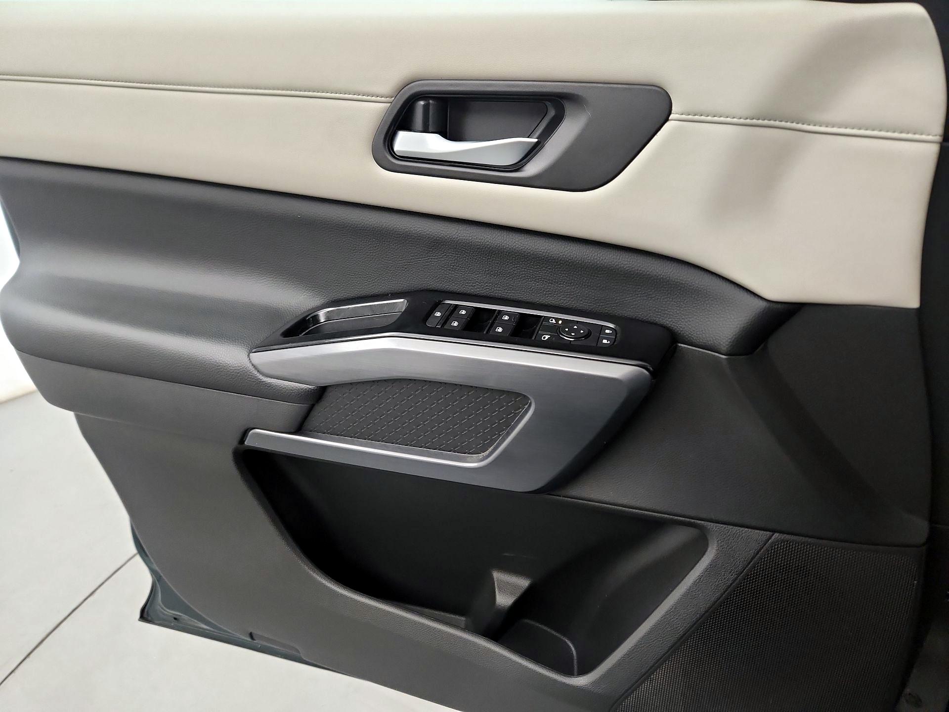 Thumbnail: 2023 Nissan Pathfinder - 10