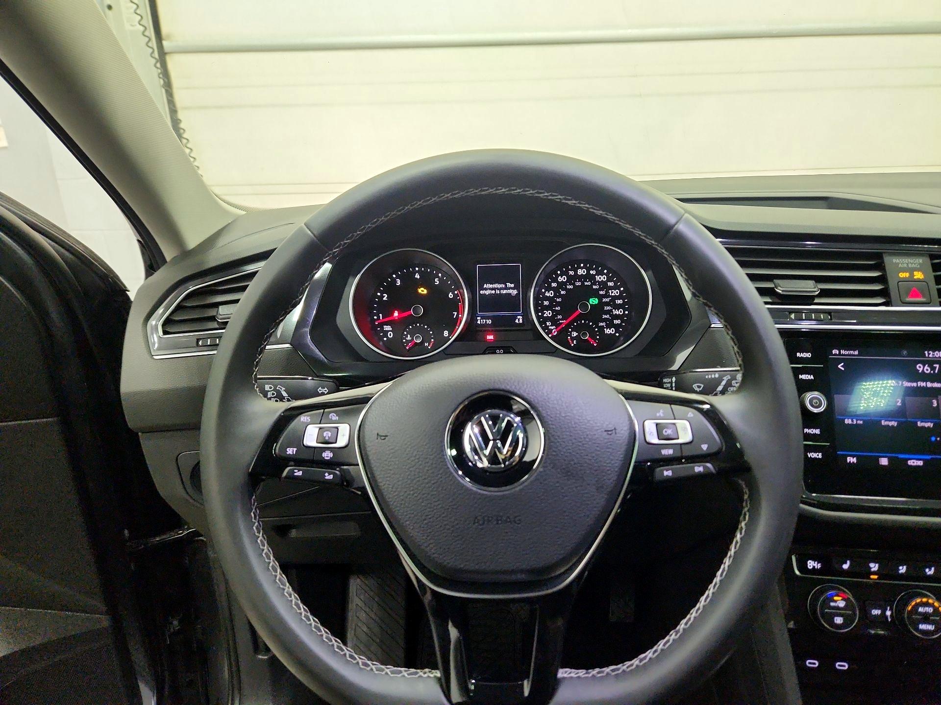 Thumbnail: 2021 Volkswagen Tiguan - 10