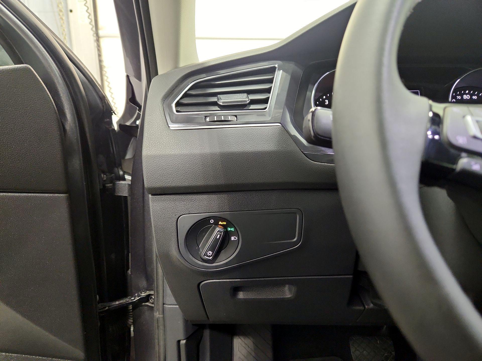 Thumbnail: 2021 Volkswagen Tiguan - 13