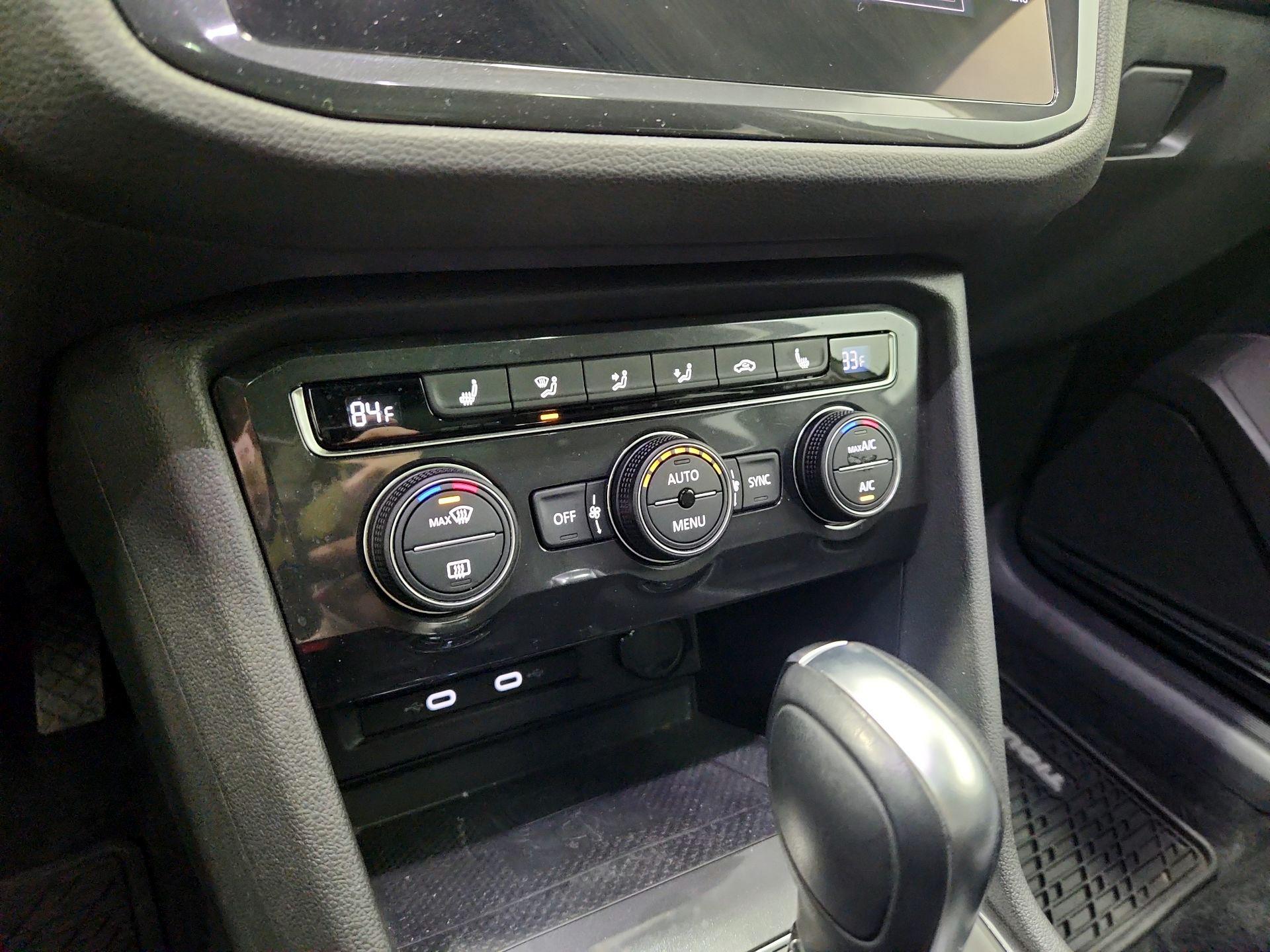 Thumbnail: 2021 Volkswagen Tiguan - 16