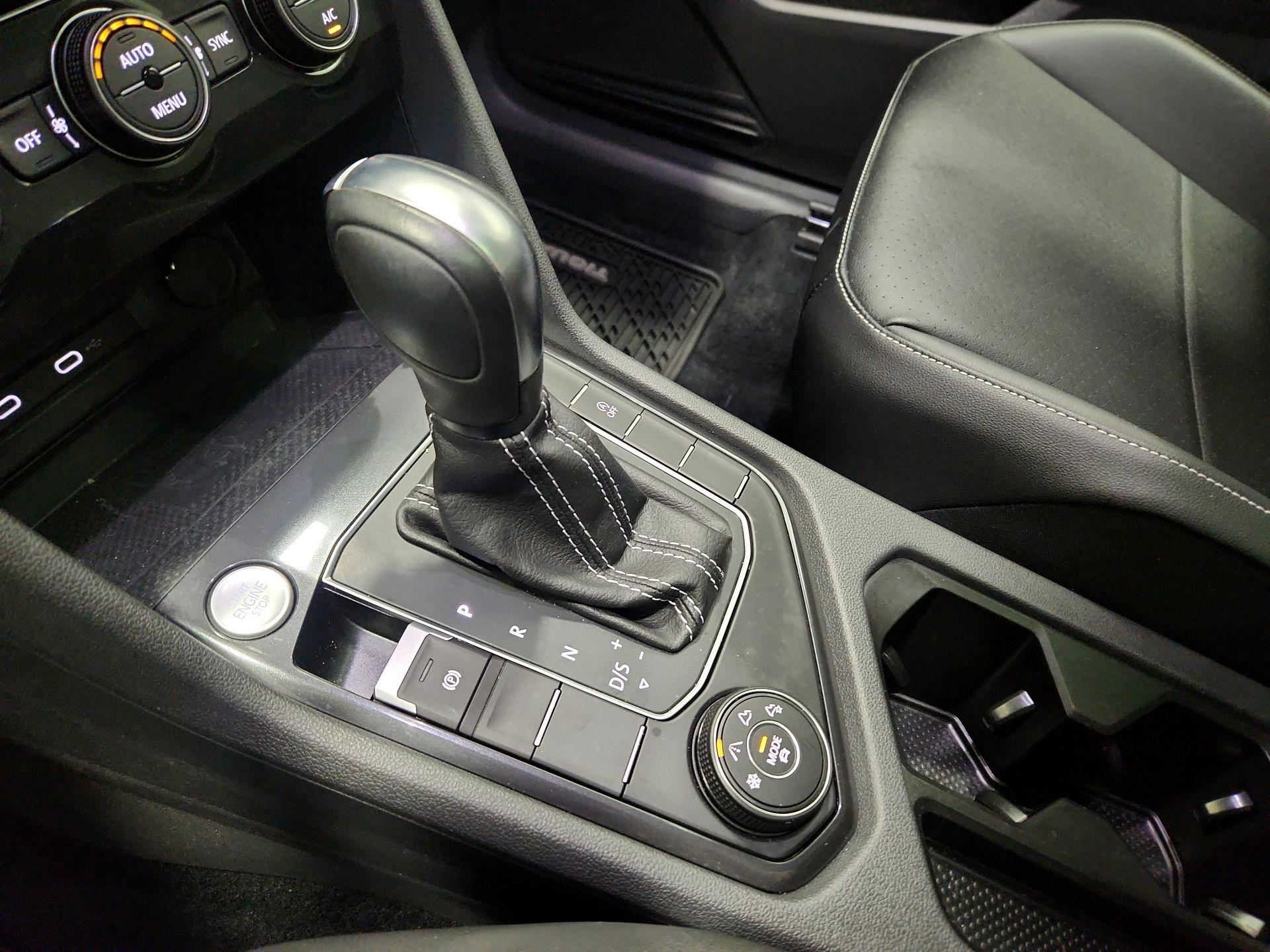 Thumbnail: 2021 Volkswagen Tiguan - 17