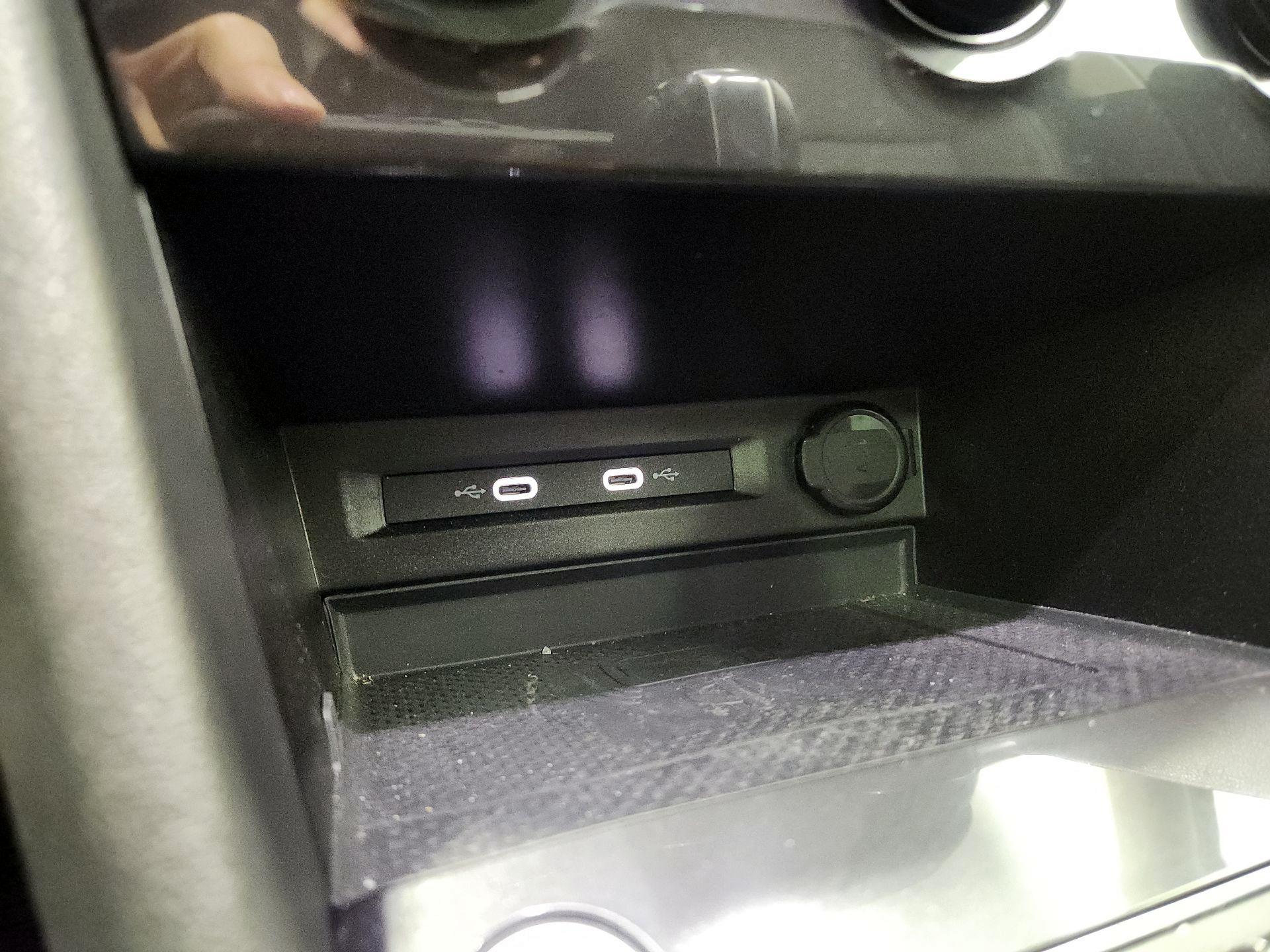 Thumbnail: 2021 Volkswagen Tiguan - 18