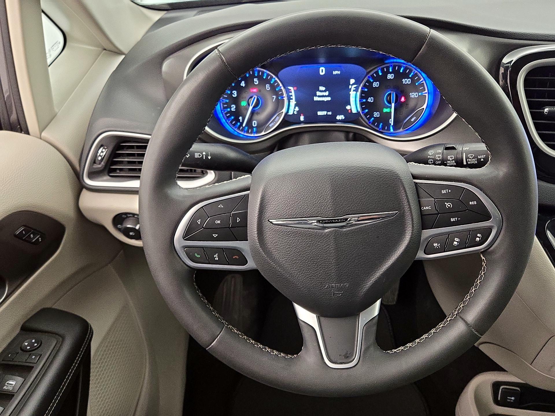 Thumbnail: 2023 Chrysler Pacifica - 10