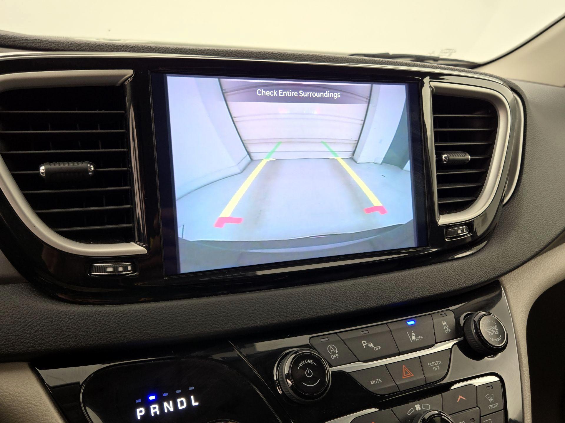 Thumbnail: 2023 Chrysler Pacifica - 14