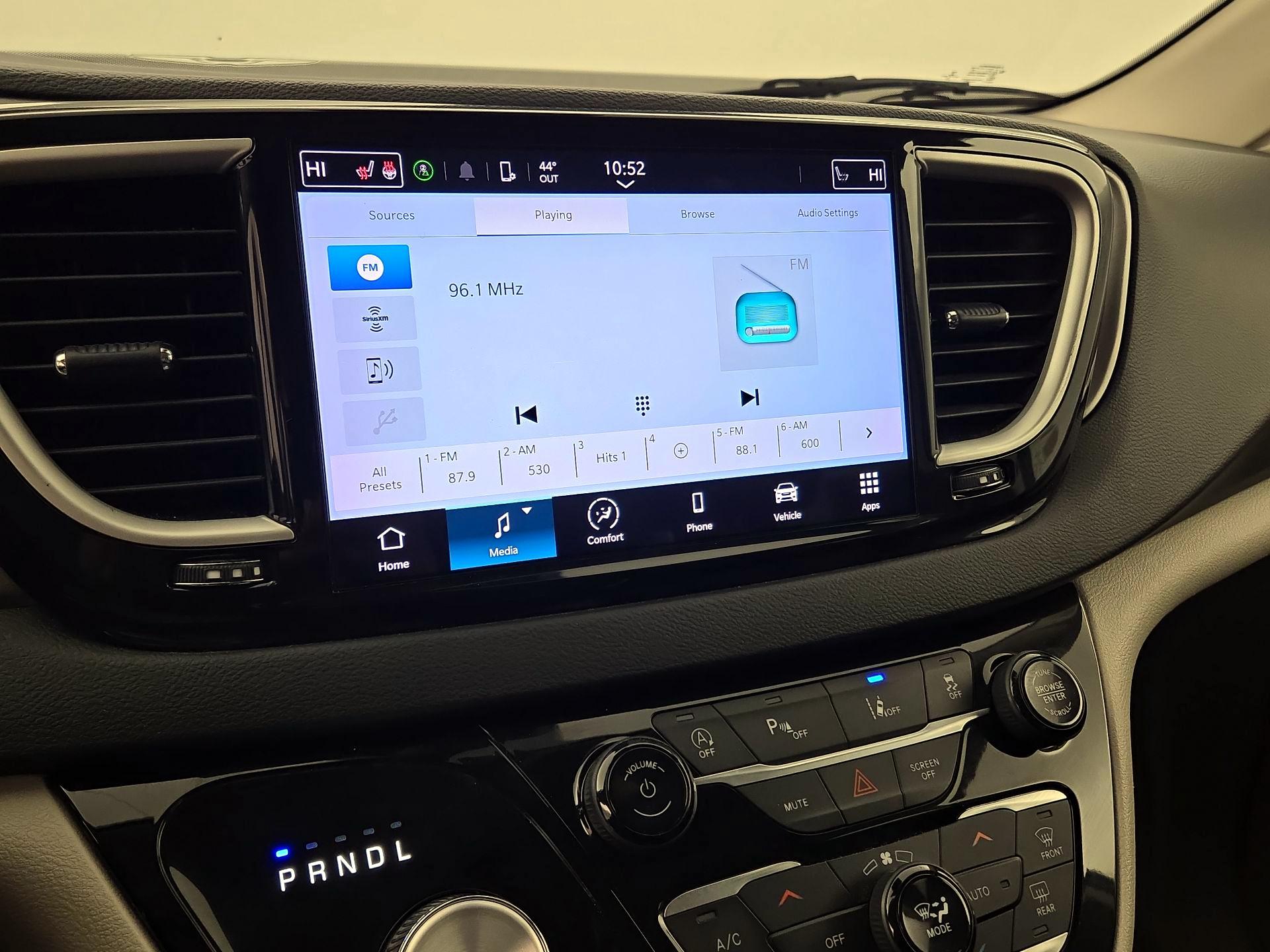 Thumbnail: 2023 Chrysler Pacifica - 15