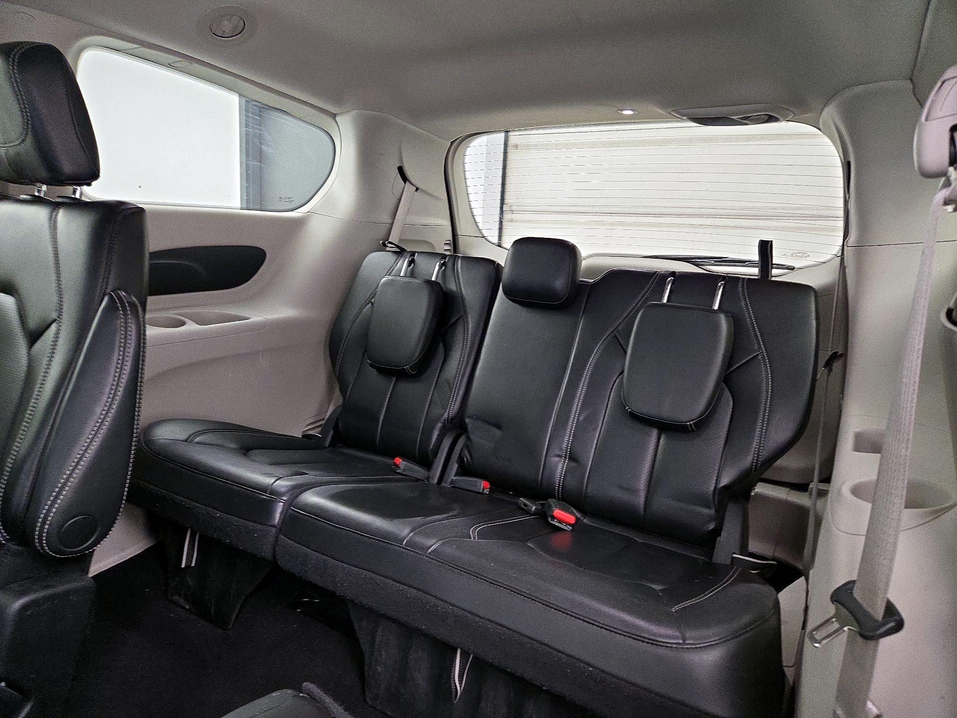 Thumbnail: 2023 Chrysler Pacifica - 20