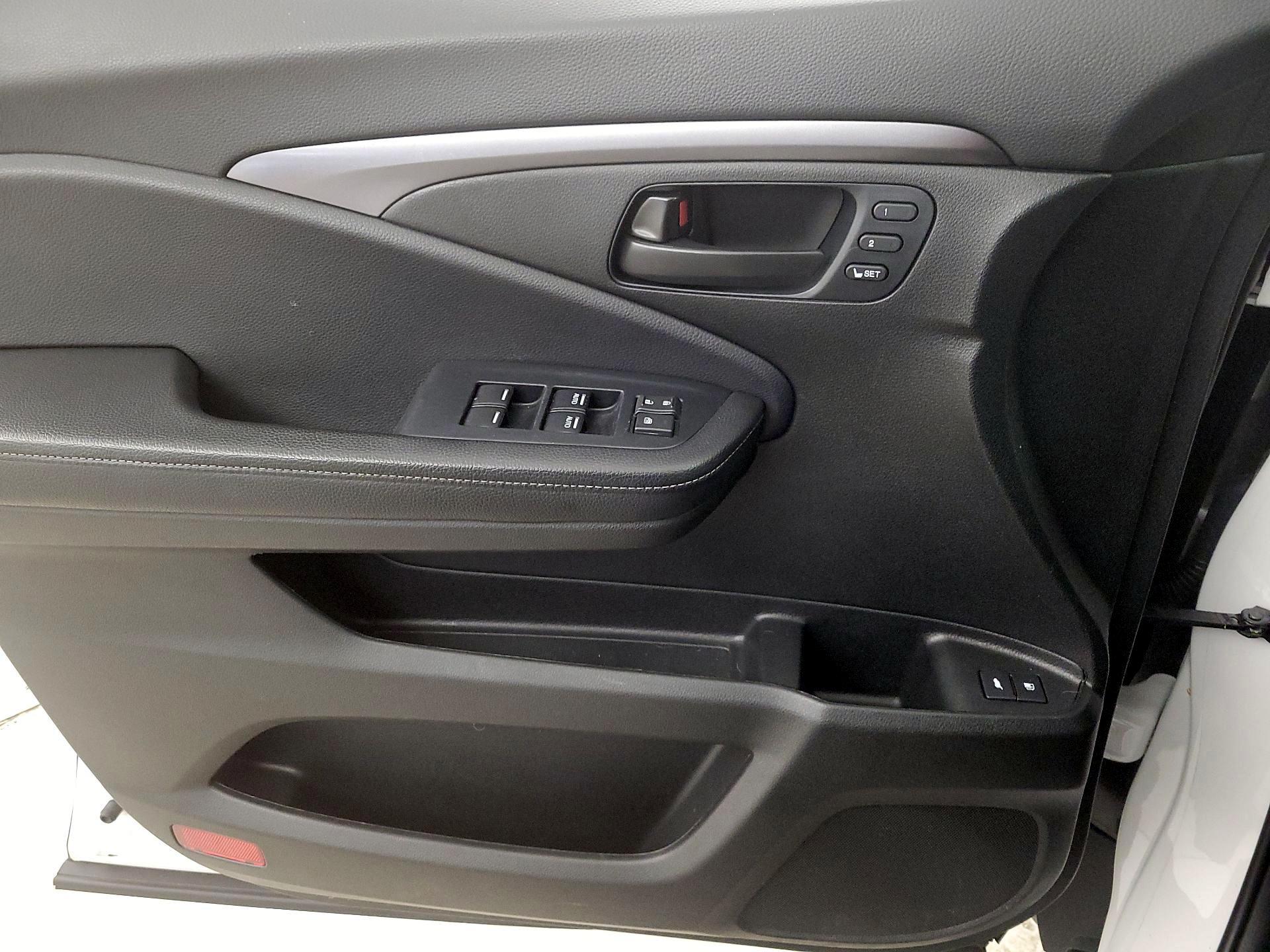 Thumbnail: 2023 Honda Passport - 12