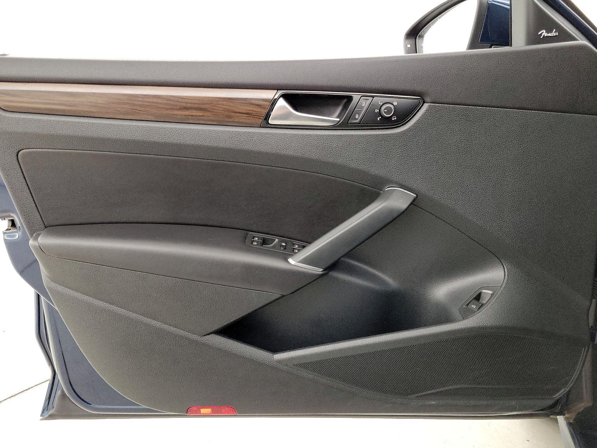 Thumbnail: 2020 Volkswagen Passat - 12