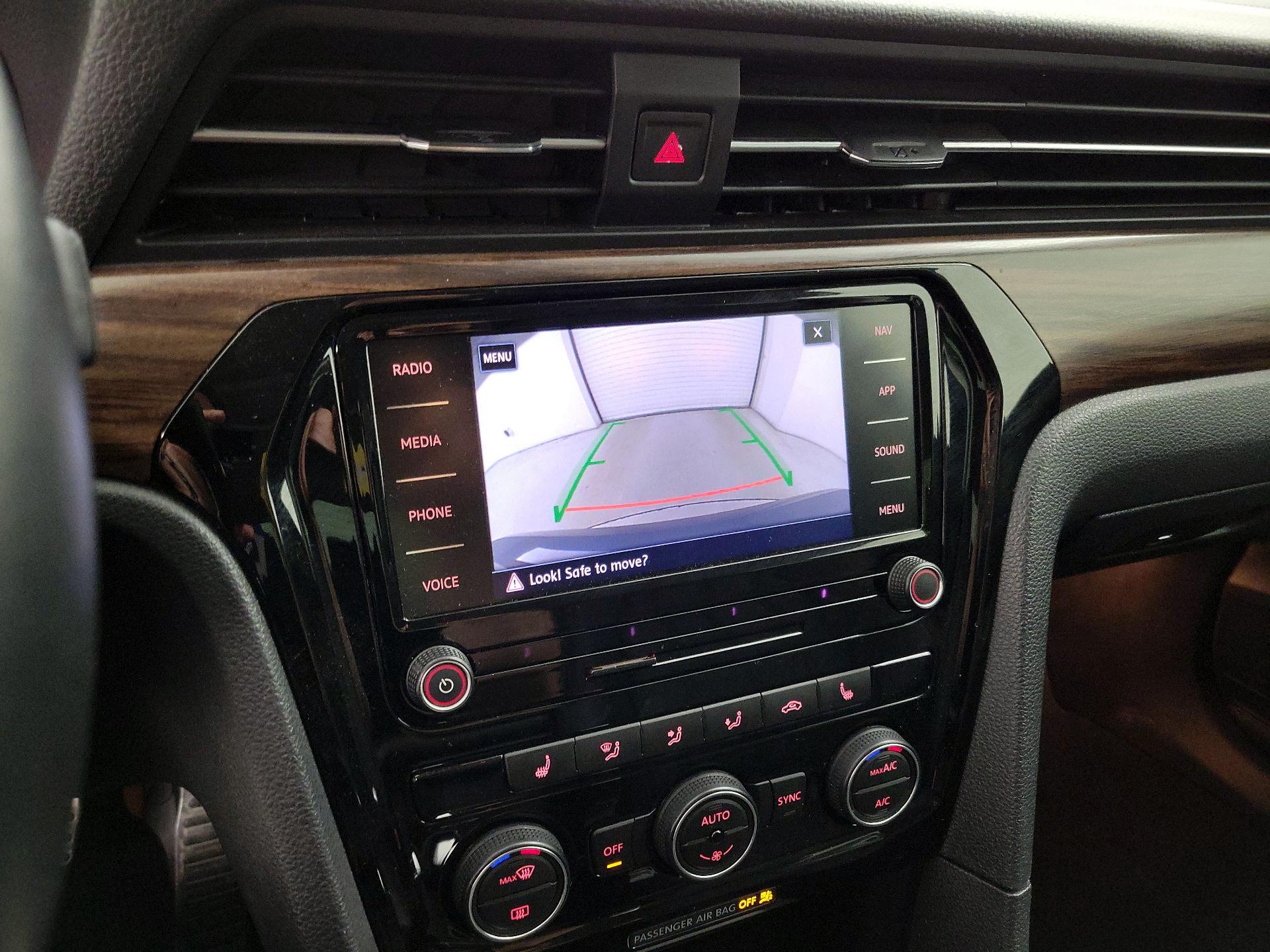 Thumbnail: 2020 Volkswagen Passat - 15