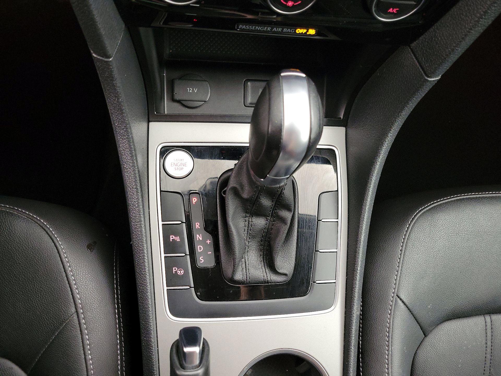 Thumbnail: 2020 Volkswagen Passat - 18