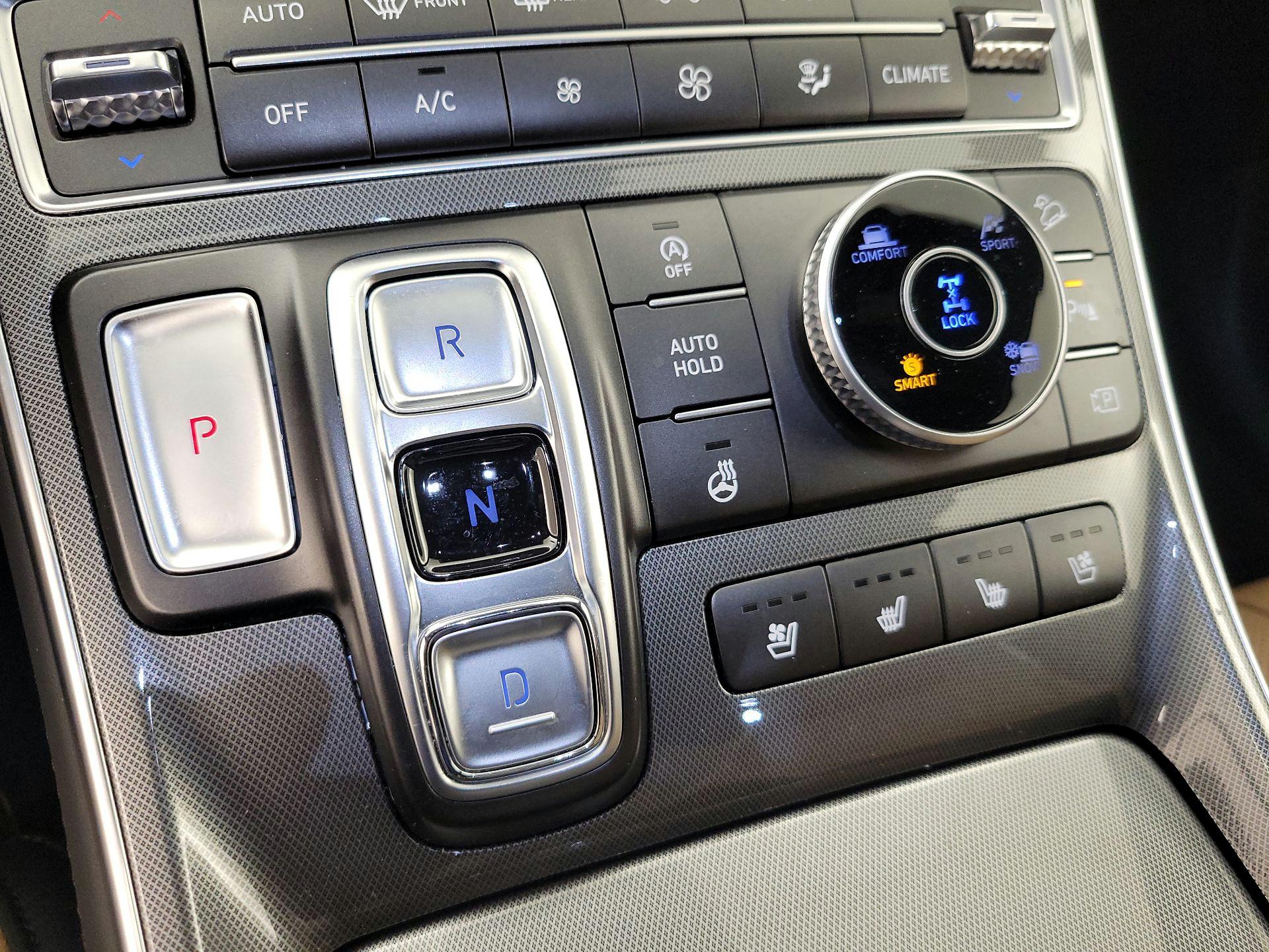 Thumbnail: 2023 Hyundai Santa Fe - 18