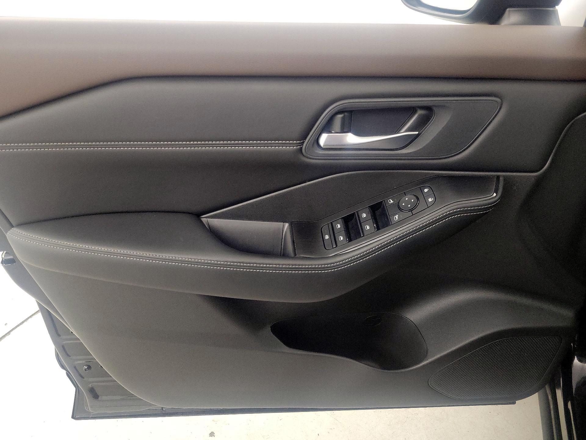 Thumbnail: 2023 Nissan Rogue - 12