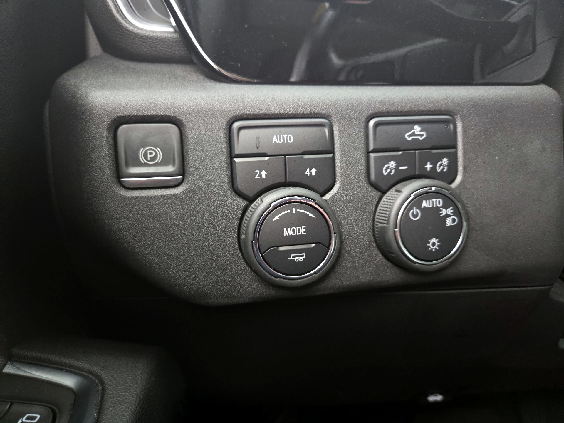 Thumbnail: 2023 Chevrolet Silverado 1500 - 13