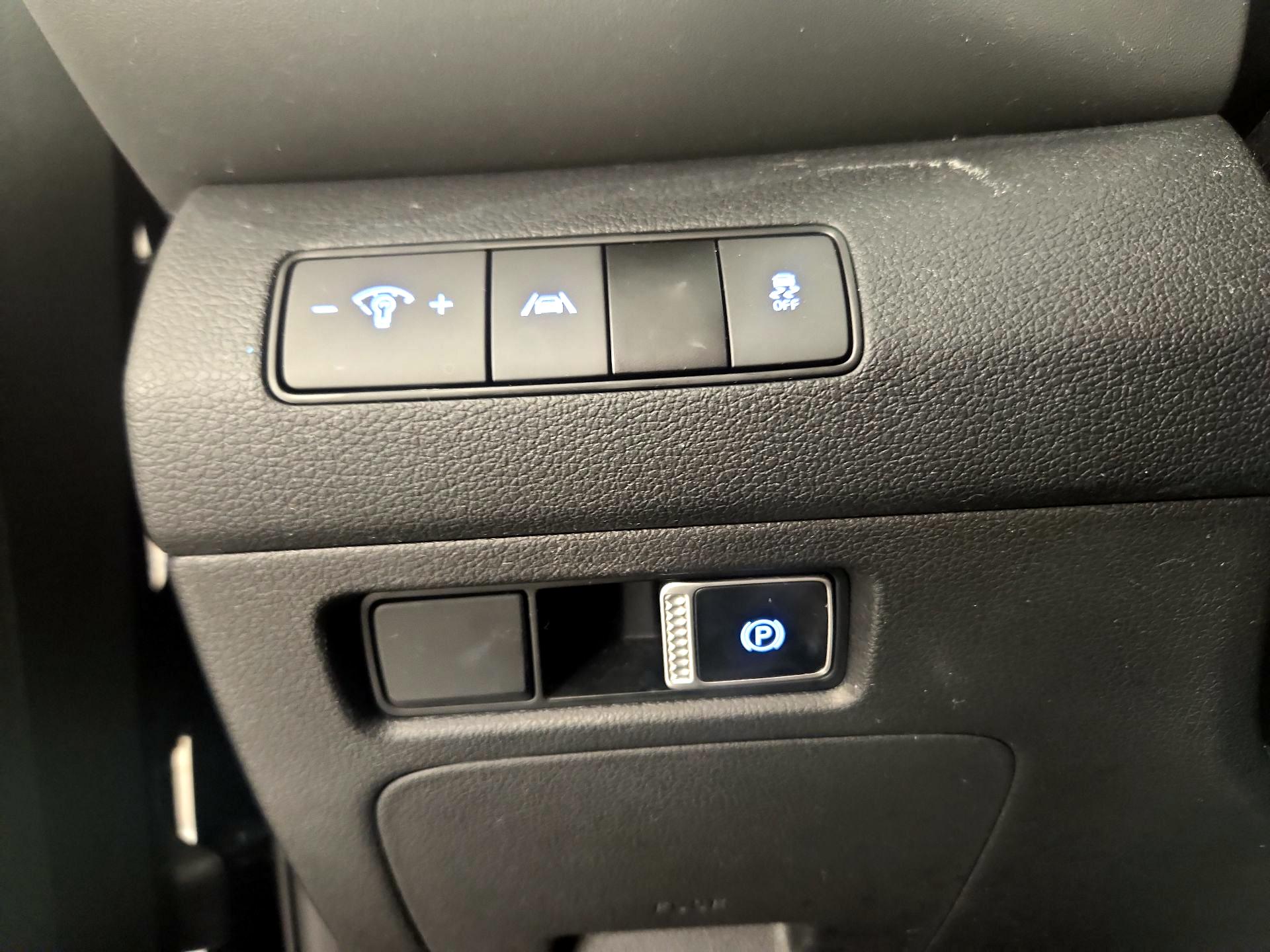 Thumbnail: 2023 Hyundai Santa Fe - 13