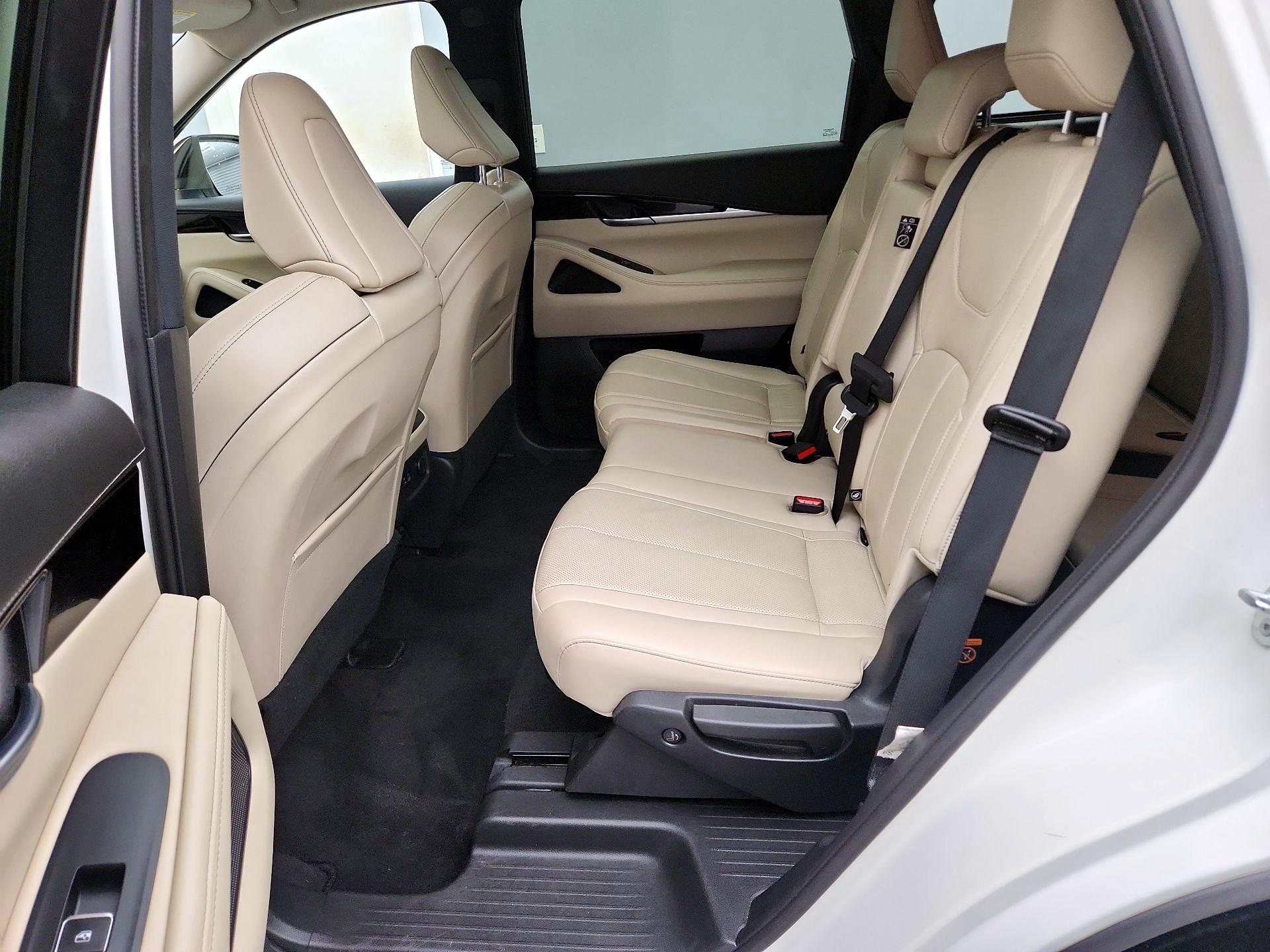 Thumbnail: 2023 INFINITI QX60 - 20