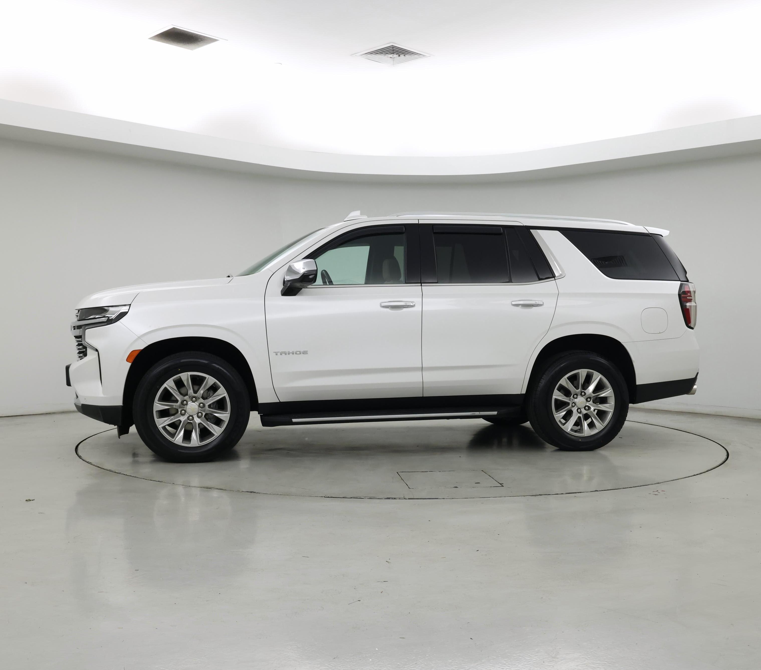 Thumbnail: 2021 Chevrolet Tahoe - 3