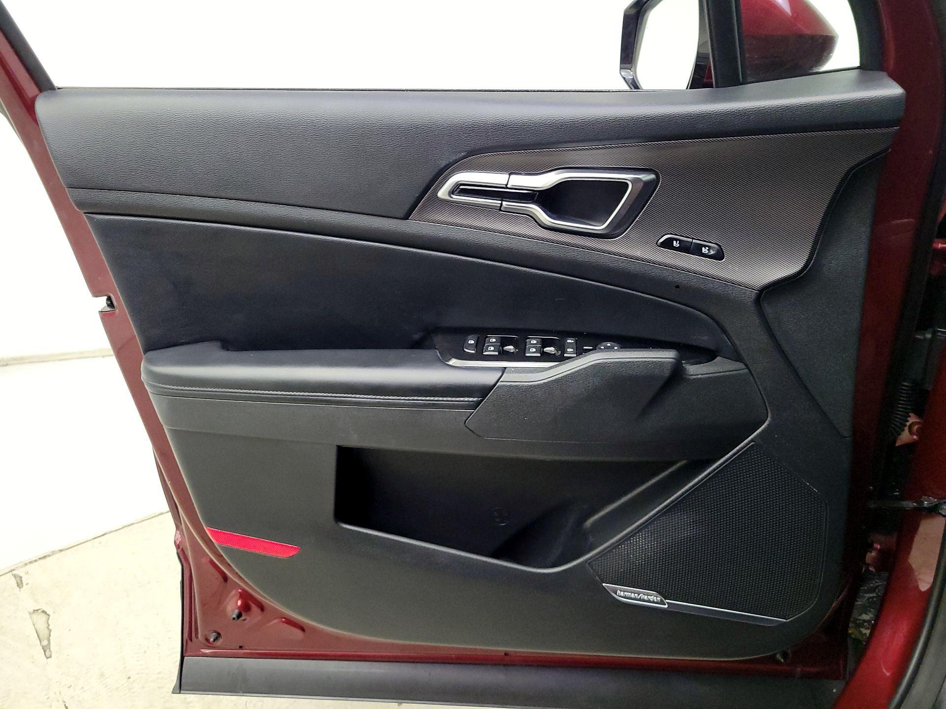 Thumbnail: 2023 Kia Sportage - 12