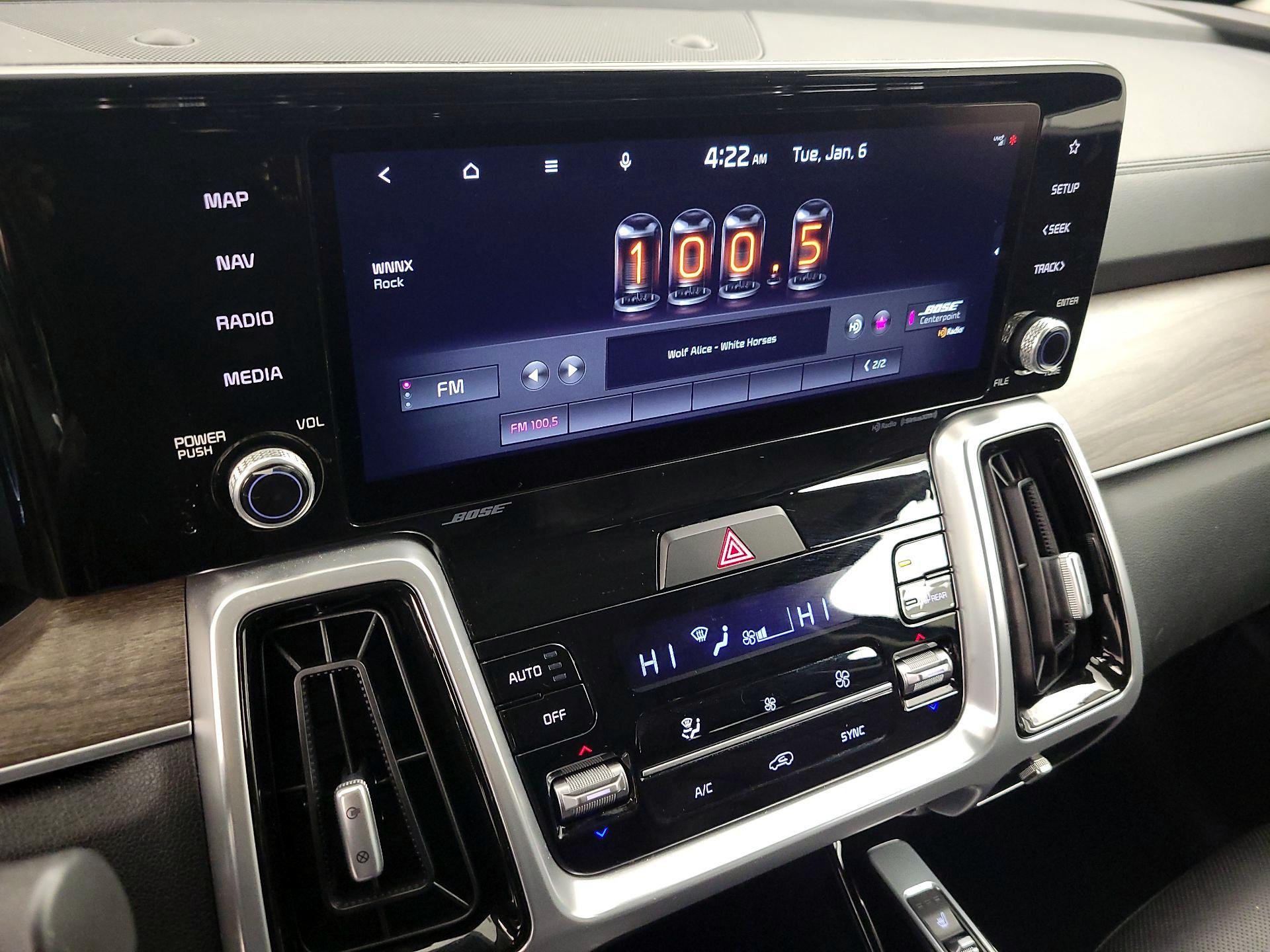 Thumbnail: 2022 Kia Sorento - 16