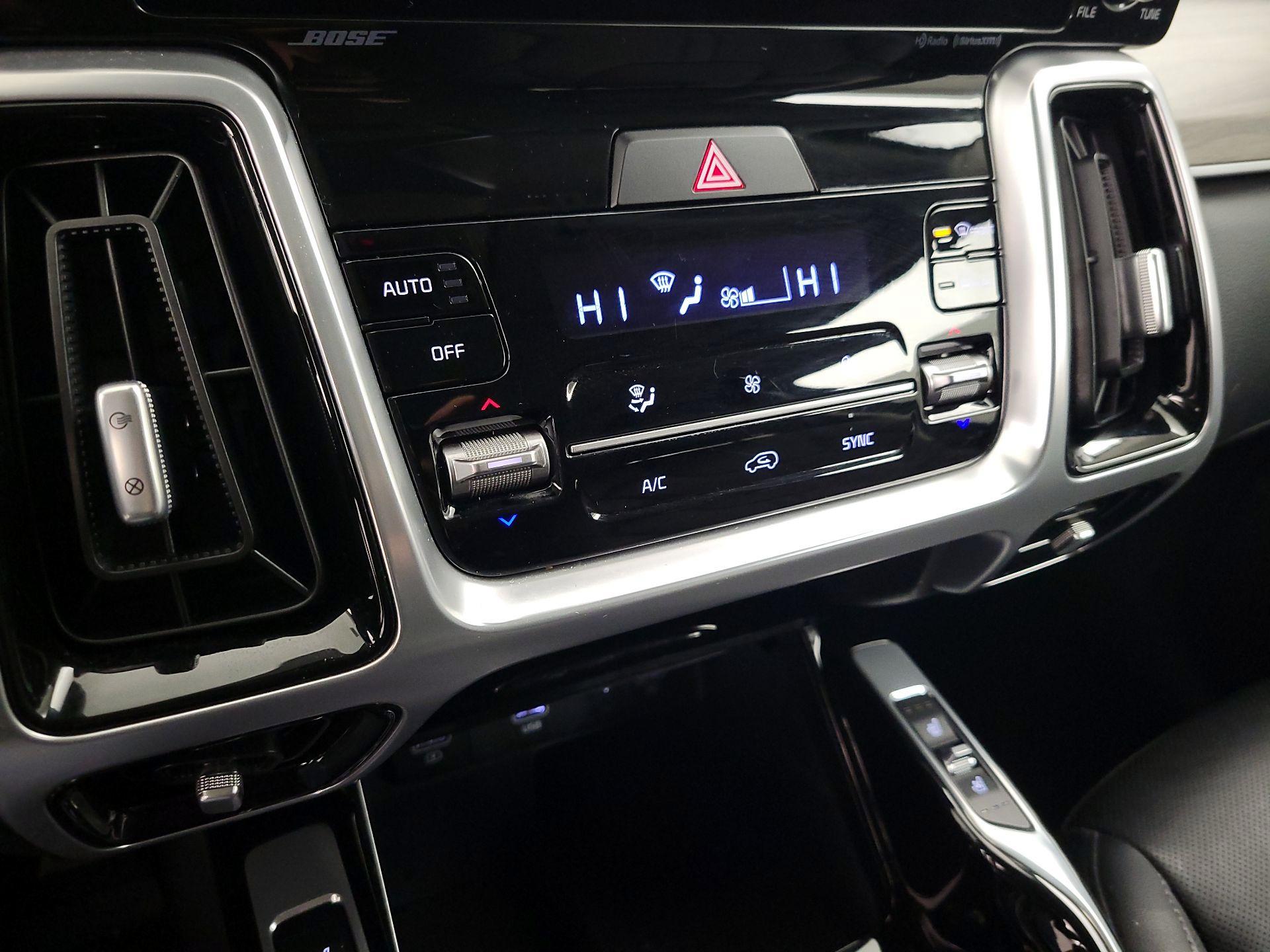 Thumbnail: 2022 Kia Sorento - 17