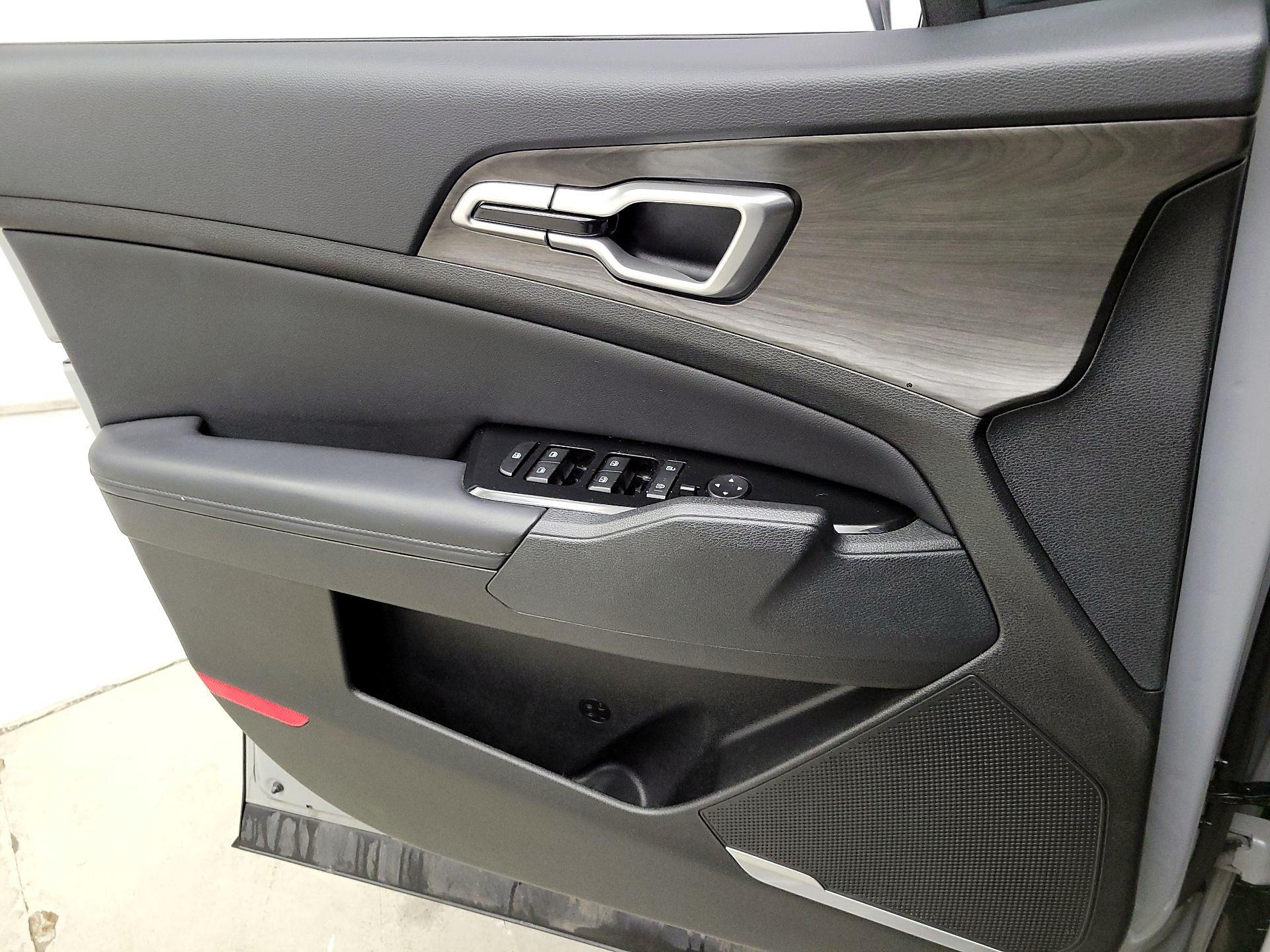 Thumbnail: 2023 Kia Sportage - 12