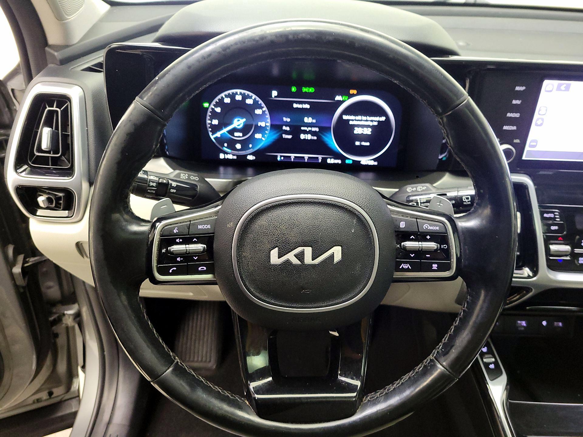 Thumbnail: 2023 Kia Sorento - 10