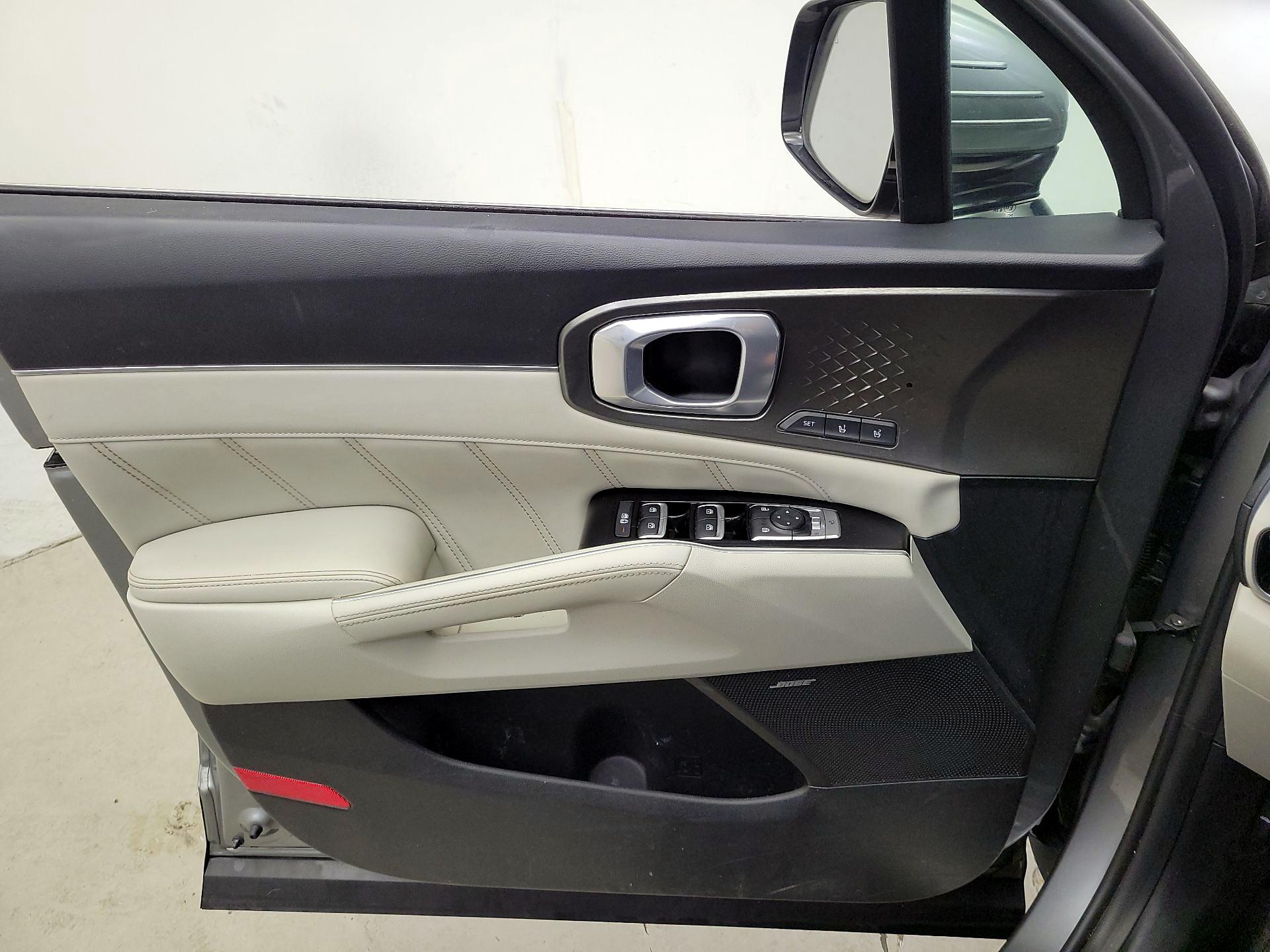 Thumbnail: 2023 Kia Sorento - 12