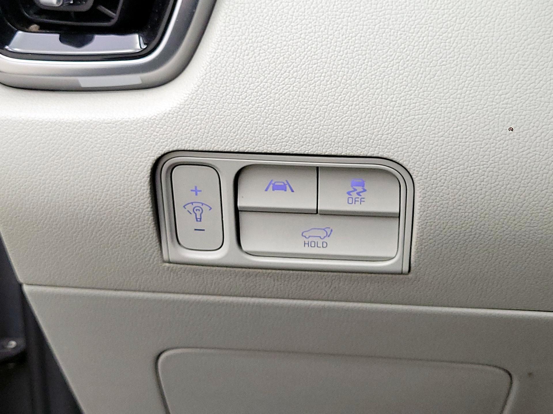 Thumbnail: 2023 Kia Sorento - 13