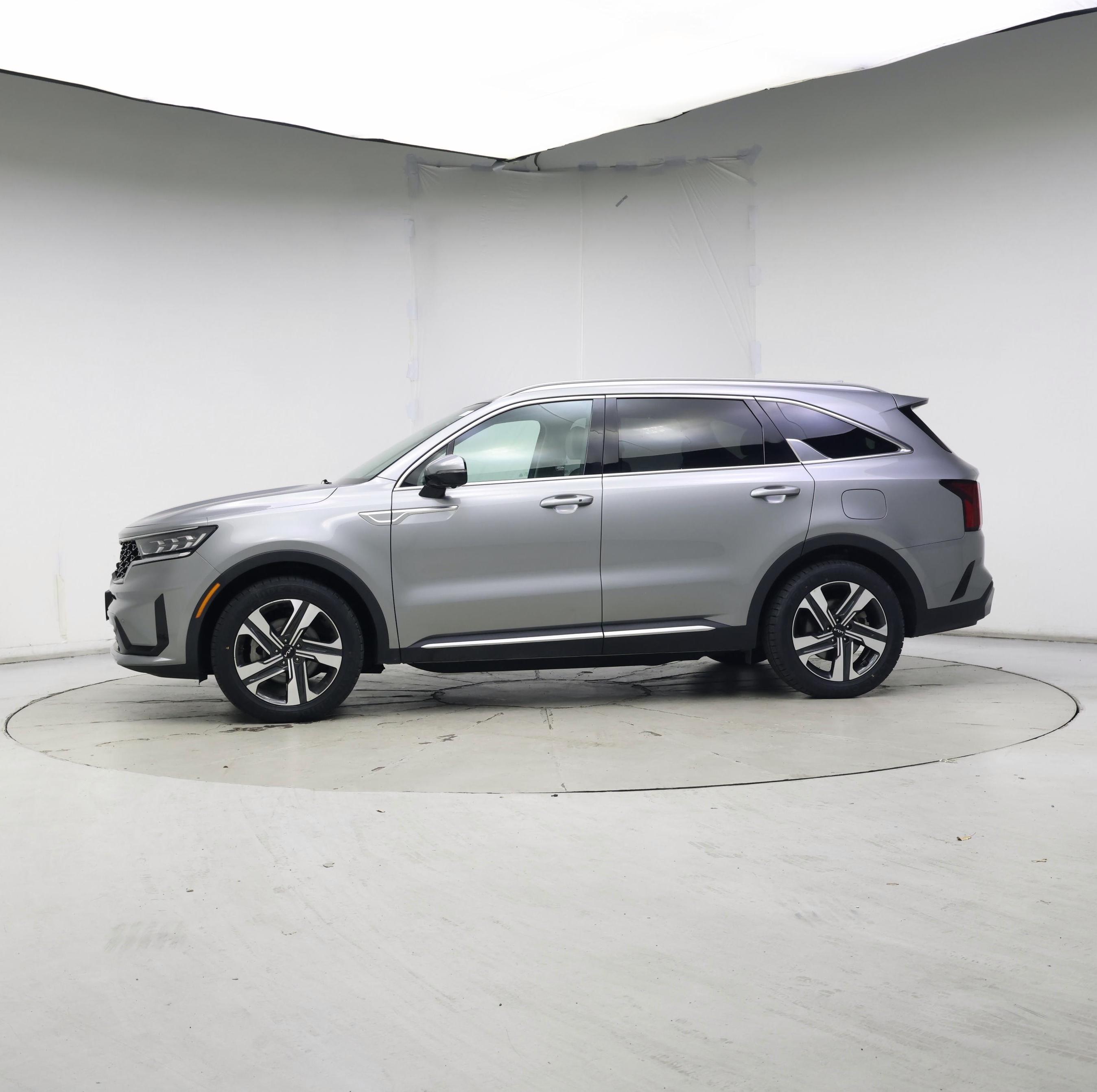 Thumbnail: 2023 Kia Sorento - 3