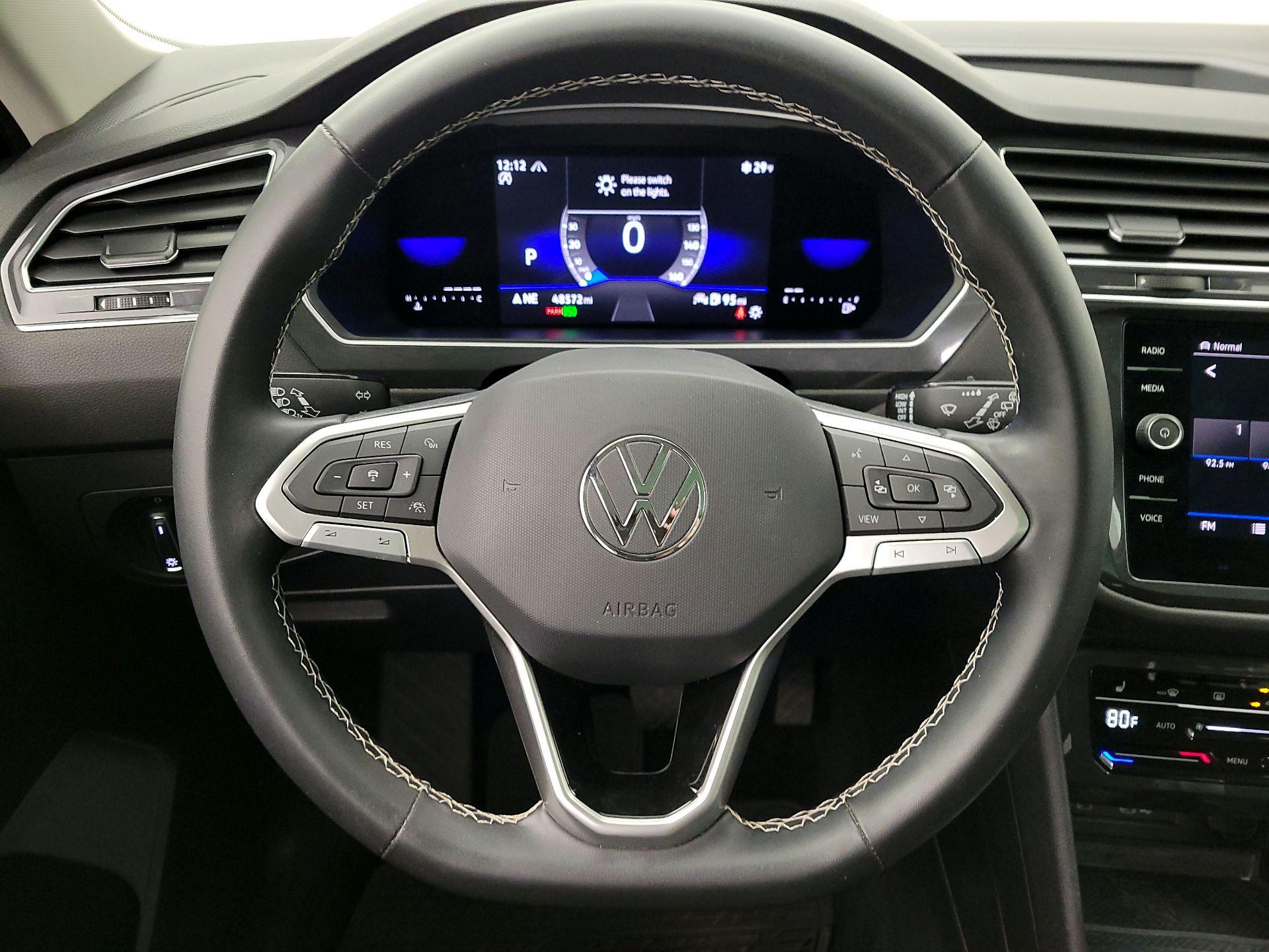 Thumbnail: 2023 Volkswagen Tiguan - 10