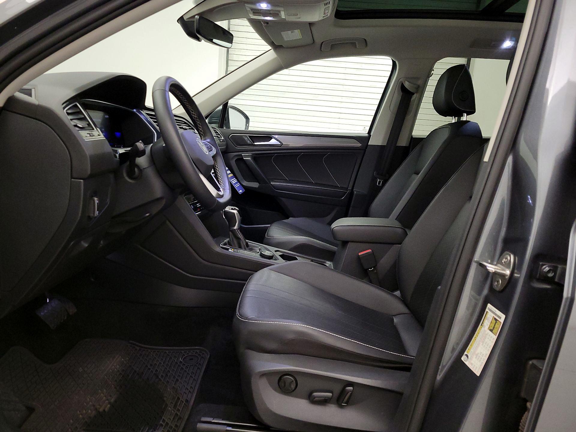 Thumbnail: 2023 Volkswagen Tiguan - 11