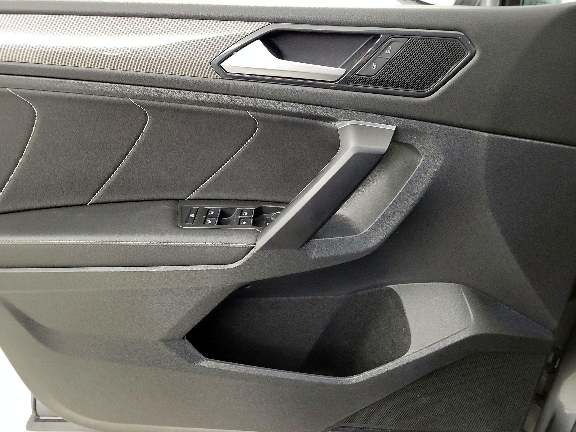 Thumbnail: 2023 Volkswagen Tiguan - 12