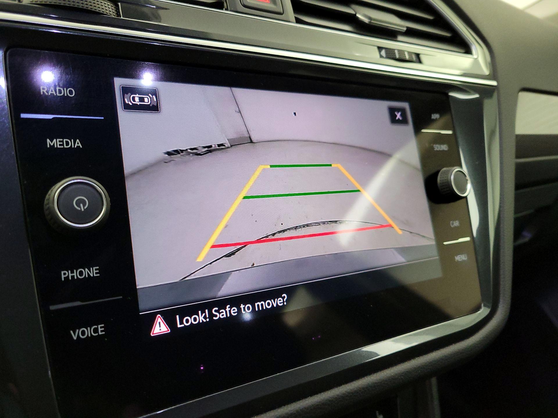 Thumbnail: 2023 Volkswagen Tiguan - 14