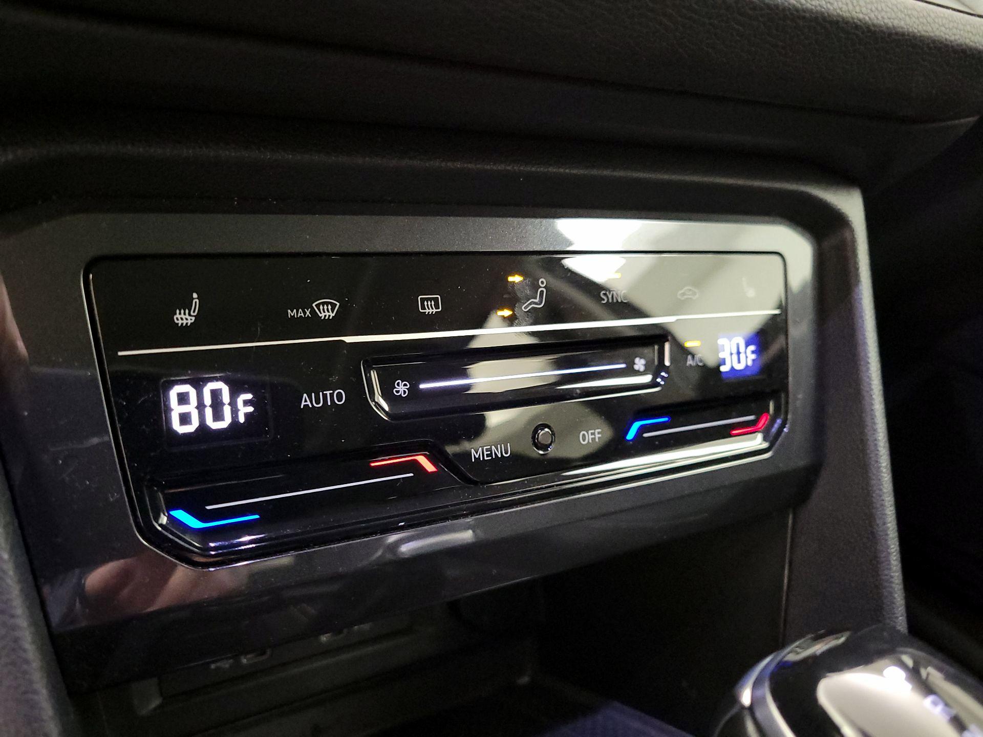 Thumbnail: 2023 Volkswagen Tiguan - 16