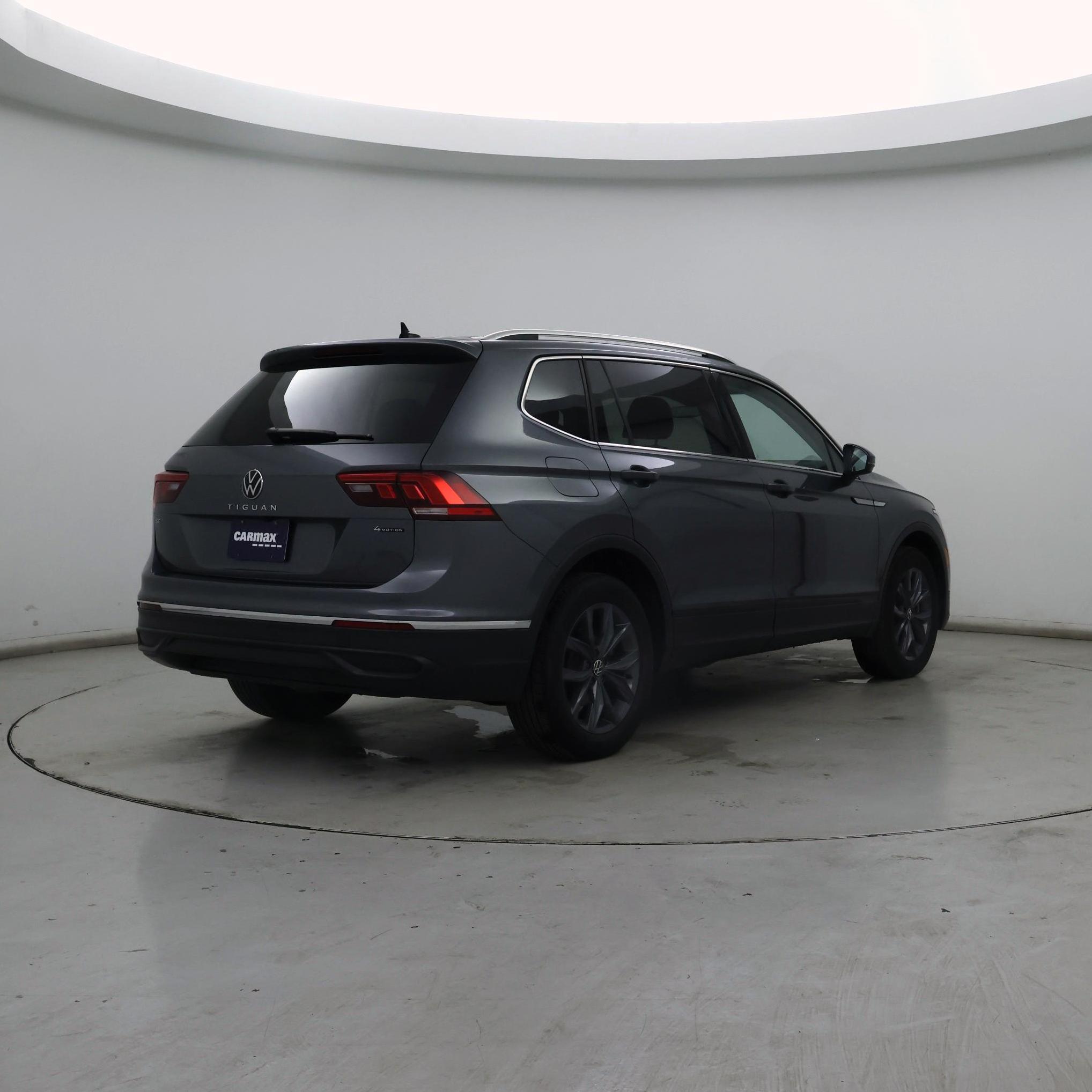 Thumbnail: 2023 Volkswagen Tiguan - 8