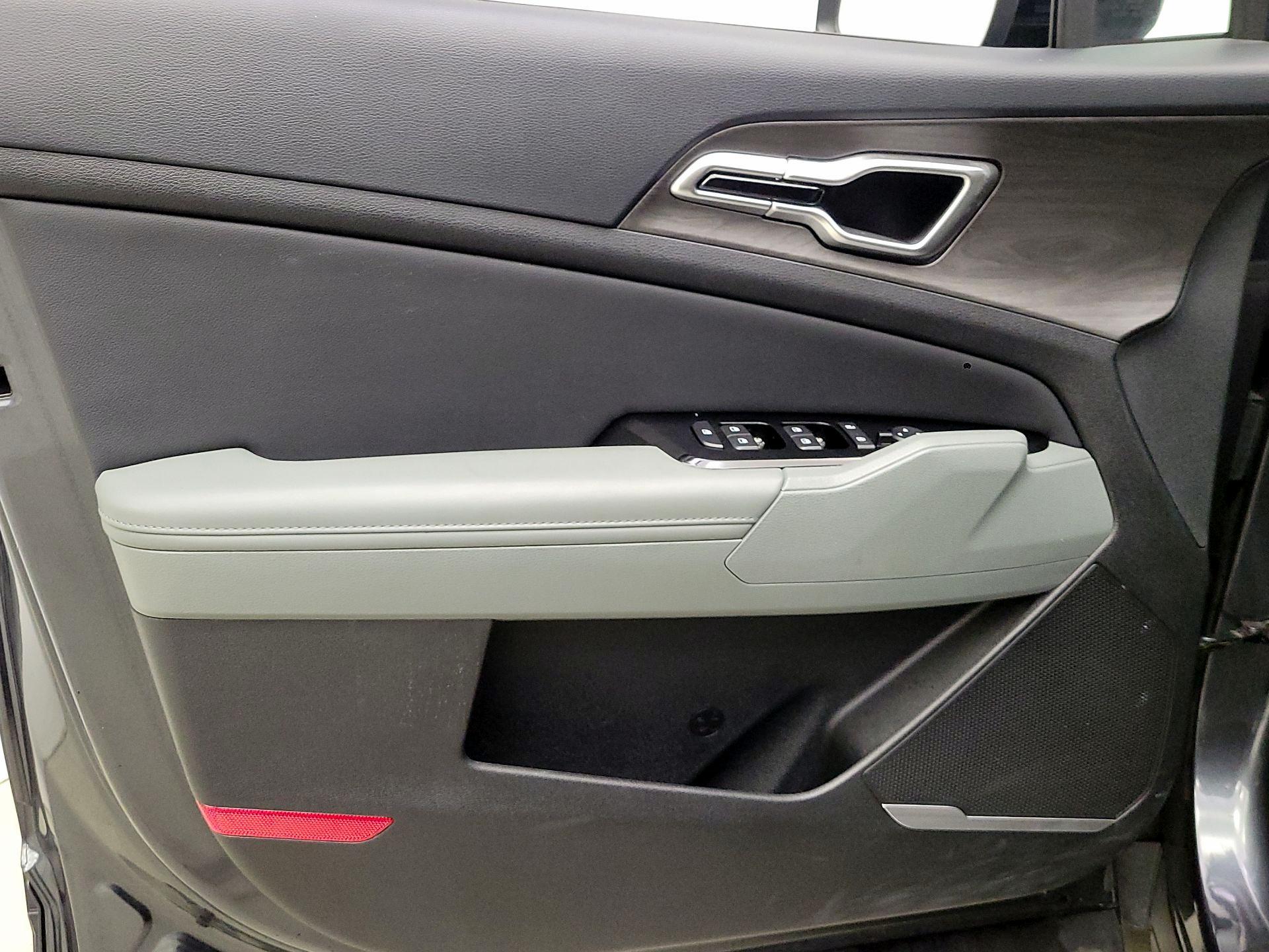 Thumbnail: 2023 Kia Sportage - 12