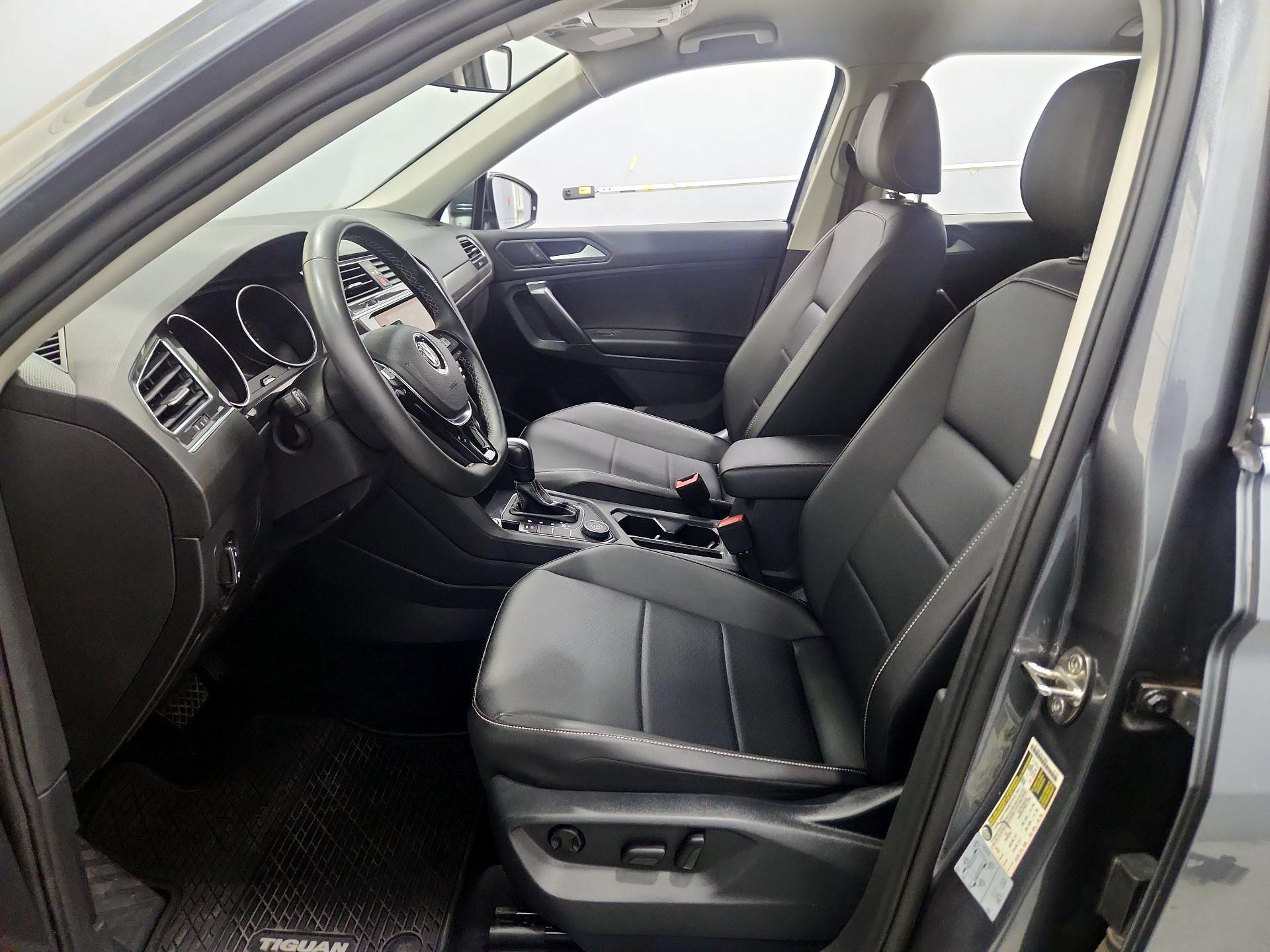 Thumbnail: 2021 Volkswagen Tiguan - 11