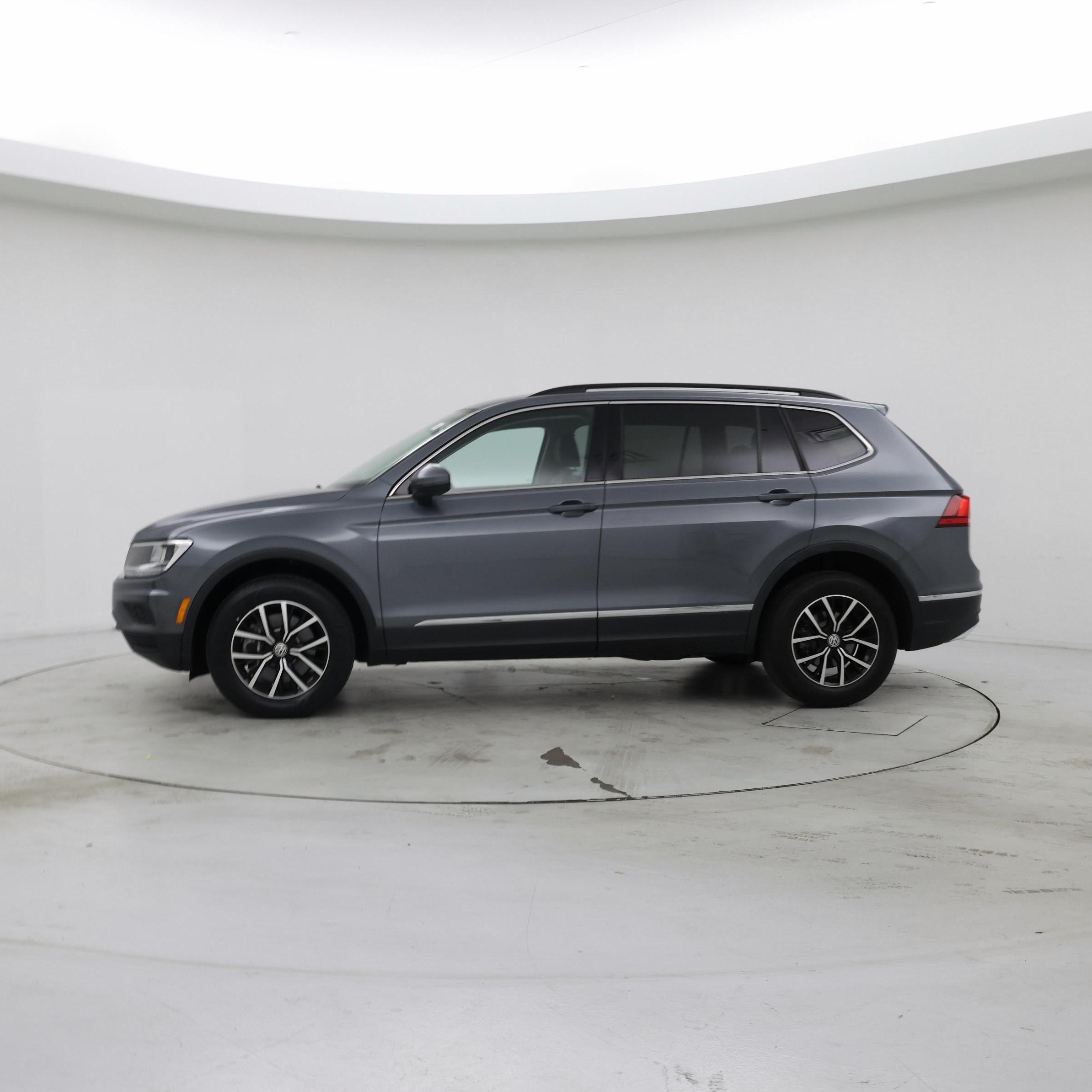 Thumbnail: 2021 Volkswagen Tiguan - 3