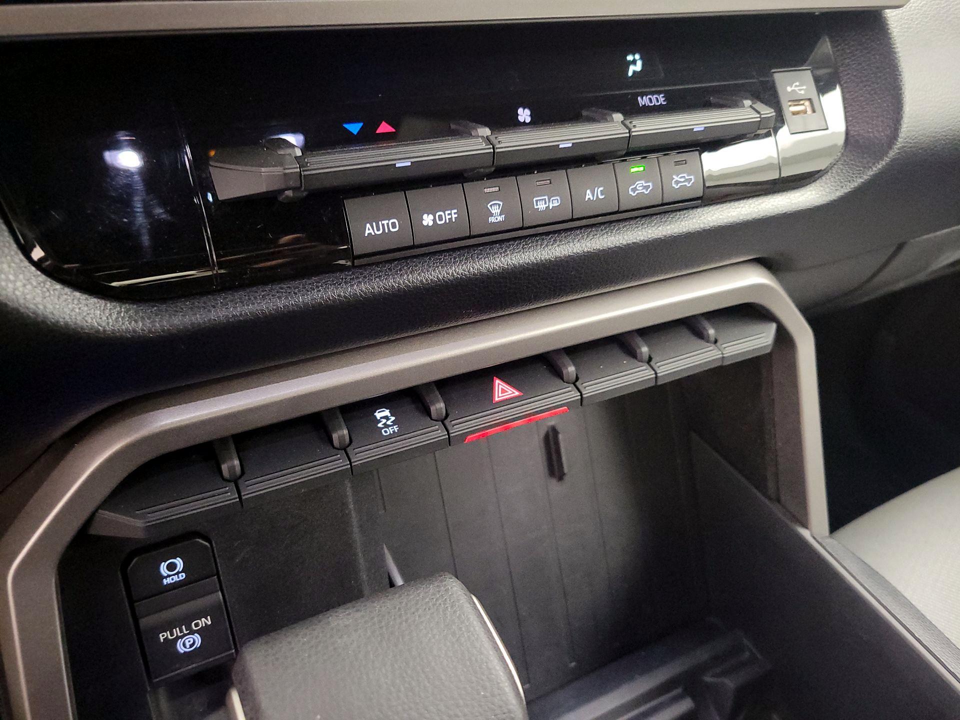 Thumbnail: 2025 Toyota Tundra - 16