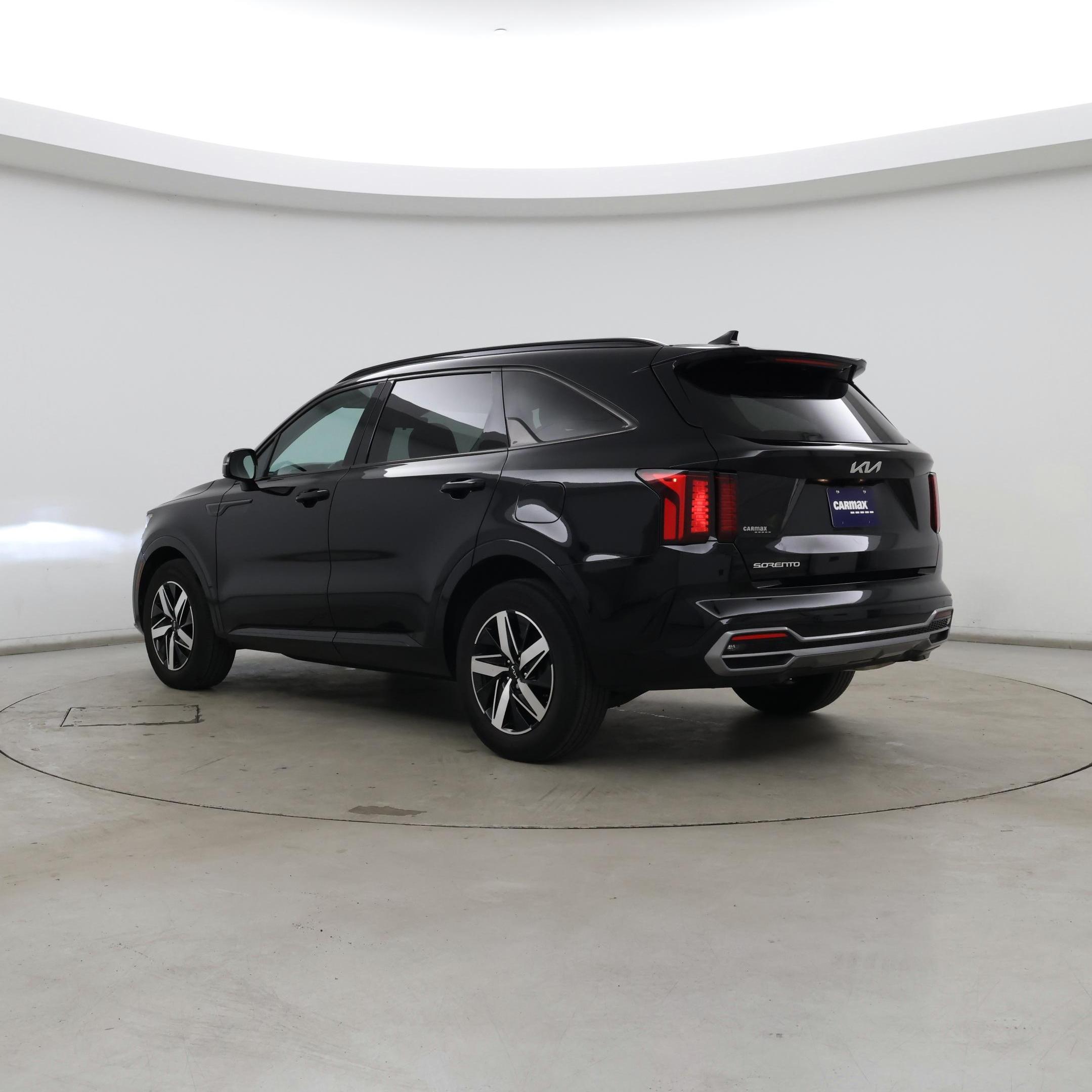 Thumbnail: 2023 Kia Sorento - 2