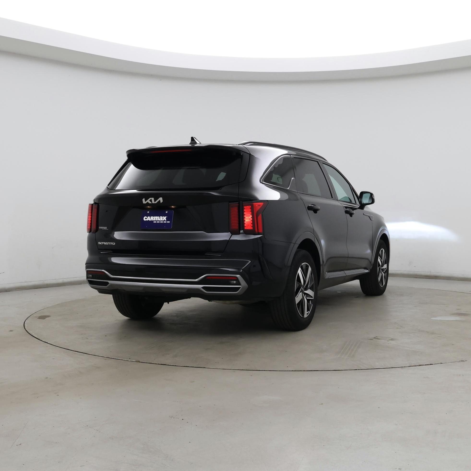 Thumbnail: 2023 Kia Sorento - 8