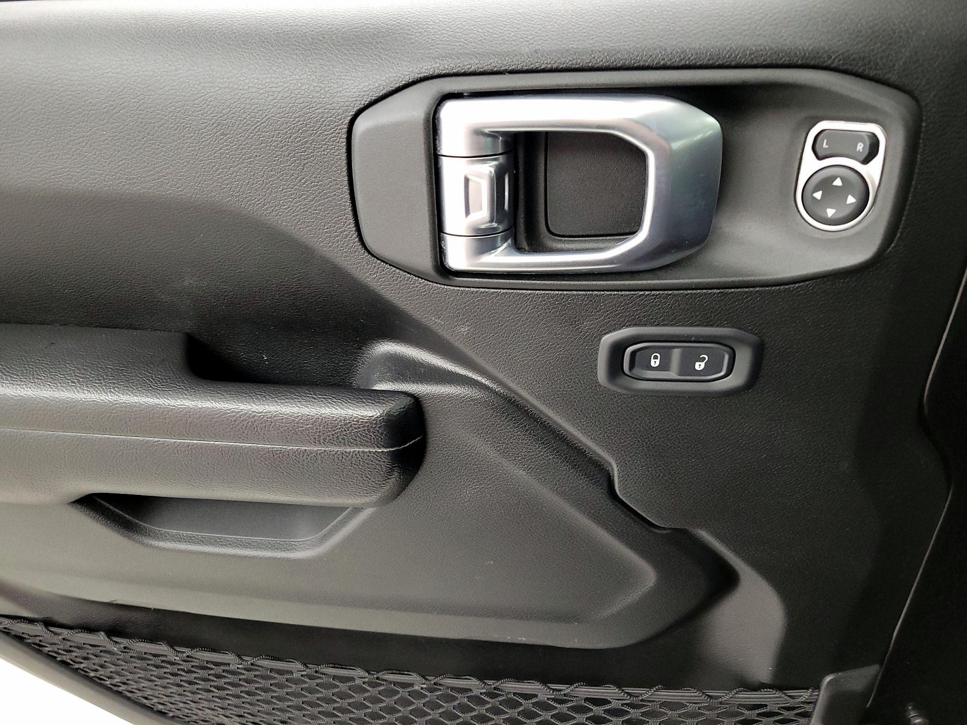 Thumbnail: 2022 Jeep Wrangler - 12