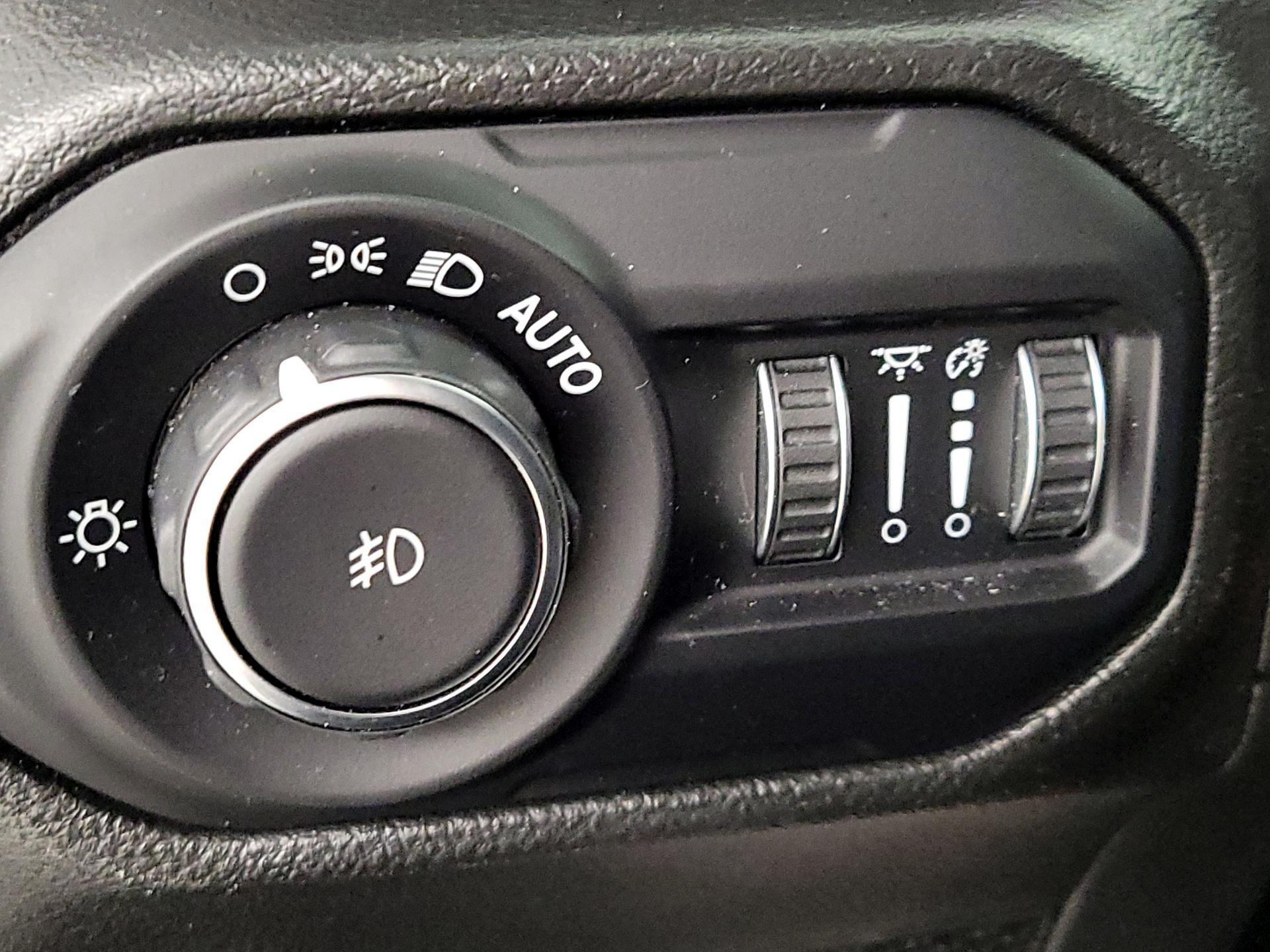 Thumbnail: 2022 Jeep Wrangler - 13